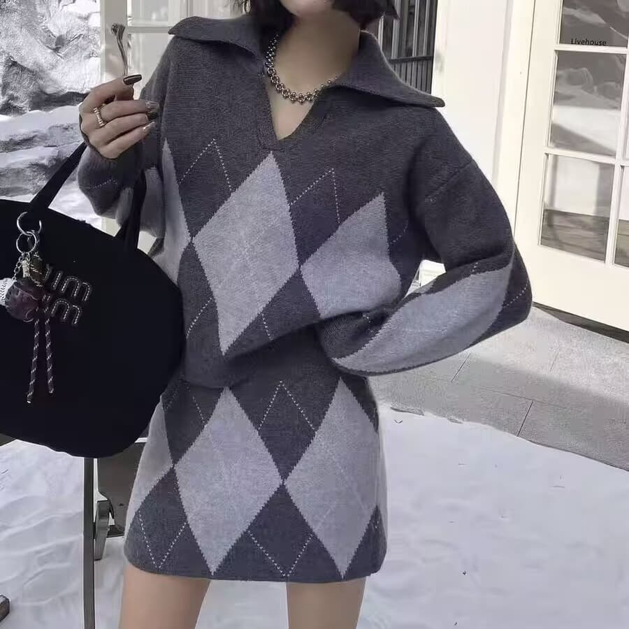 배색 다이아몬드 모양 그리드 V넥 스웨터 미니 스커트 두 조각 여성 세트 가을 겨울 루즈핏 느긋한 두꺼운 니트 세트 이미지 3
