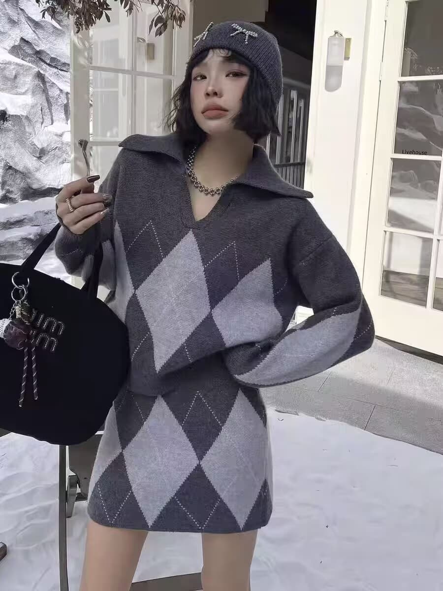 배색 다이아몬드 모양 그리드 V넥 스웨터 미니 스커트 두 조각 여성 세트 가을 겨울 루즈핏 느긋한 두꺼운 니트 세트 상세 이미지 4