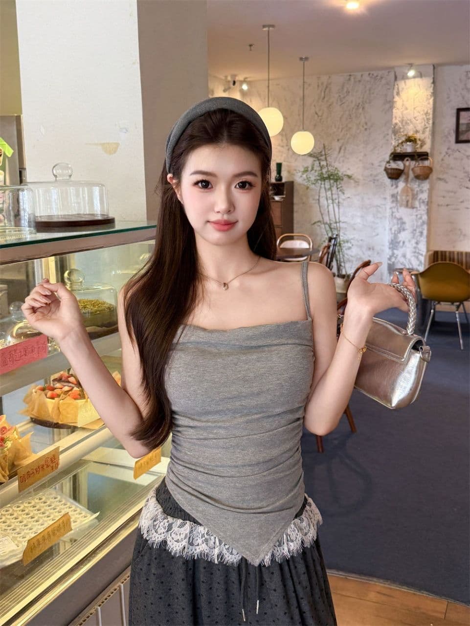 여름 새로운 순수한 욕망 바람 주름 디자인 캐미솔 몸매 가꾸기 슬림해 보이는 여성 고정 벨트 가슴 패드 의류 상세 이미지 3