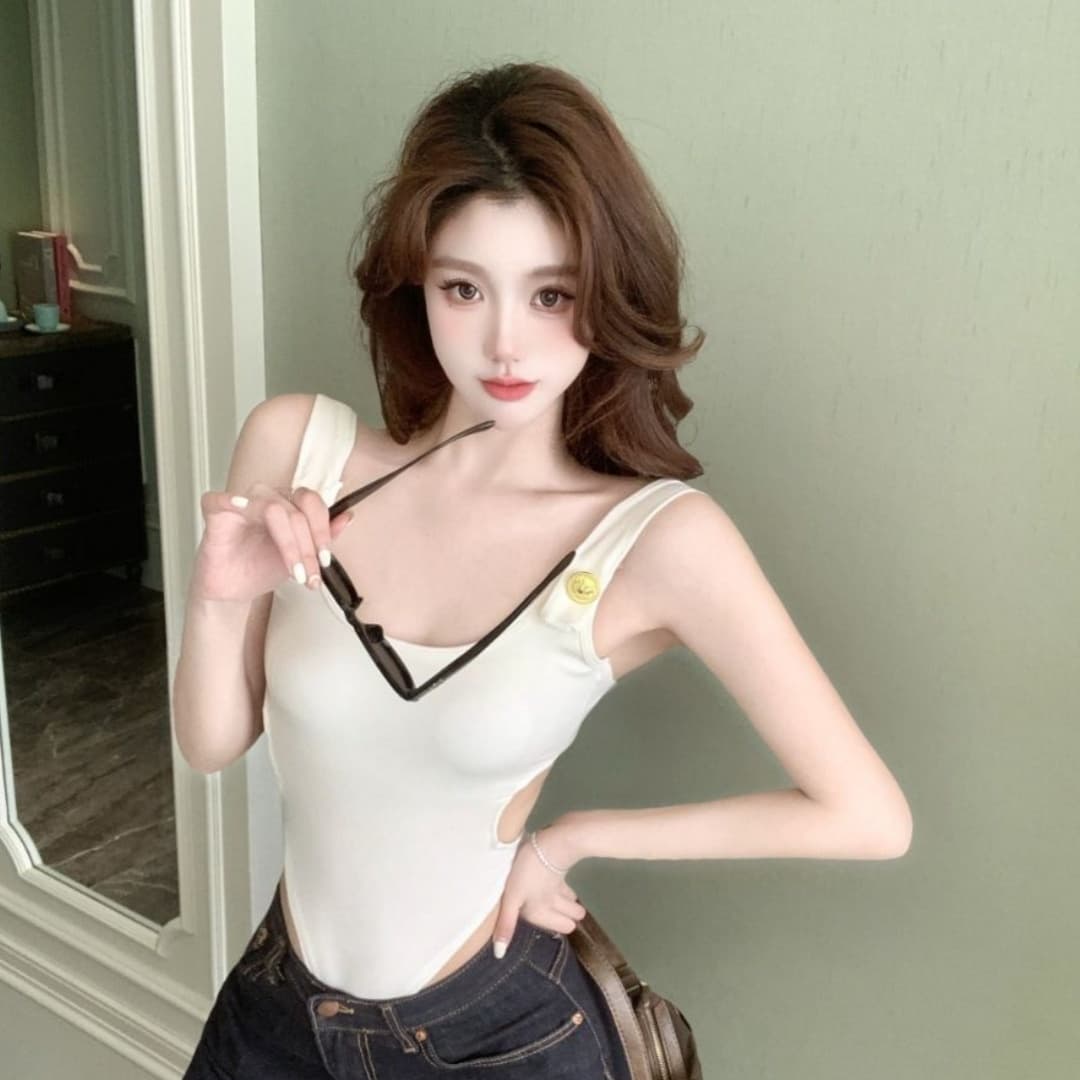 여름 새로운 핫걸 바람 금속 단추 장식 올인원 조끼 몸매 가꾸기 슬림해 보이는 고정 벨트 가슴 패드 여성