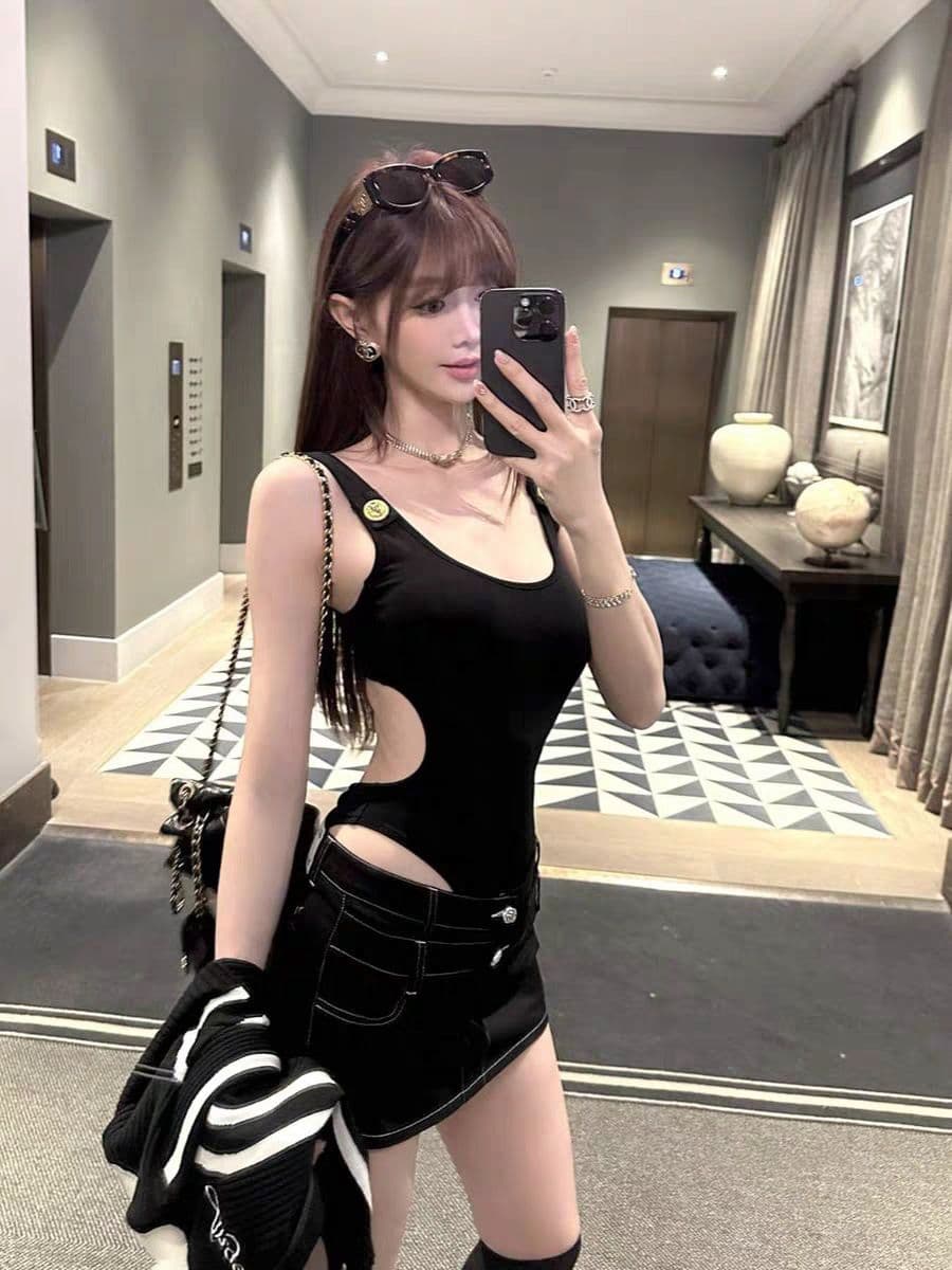여름 새로운 핫걸 바람 금속 단추 장식 올인원 조끼 몸매 가꾸기 슬림해 보이는 고정 벨트 가슴 패드 여성 상세 이미지 3