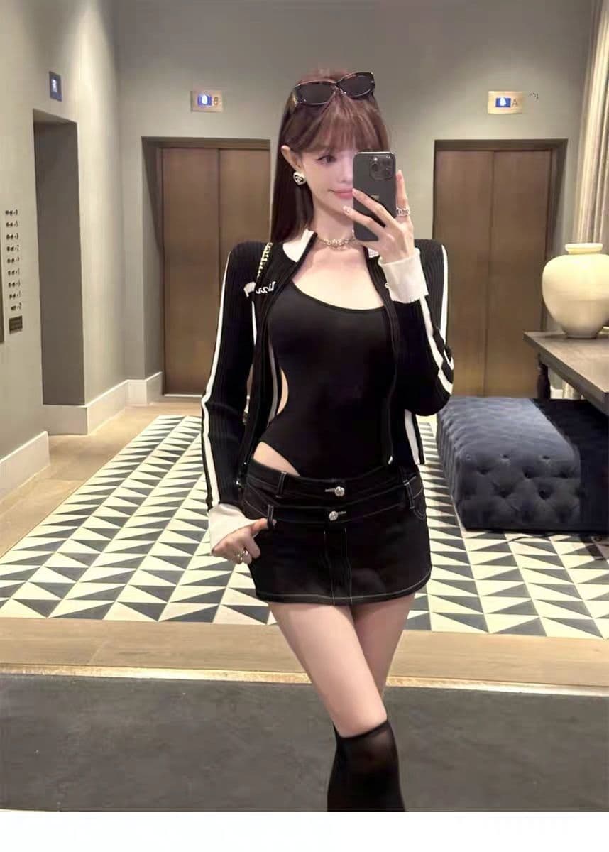 여름 새로운 핫걸 바람 금속 단추 장식 올인원 조끼 몸매 가꾸기 슬림해 보이는 고정 벨트 가슴 패드 여성 상세 이미지 5