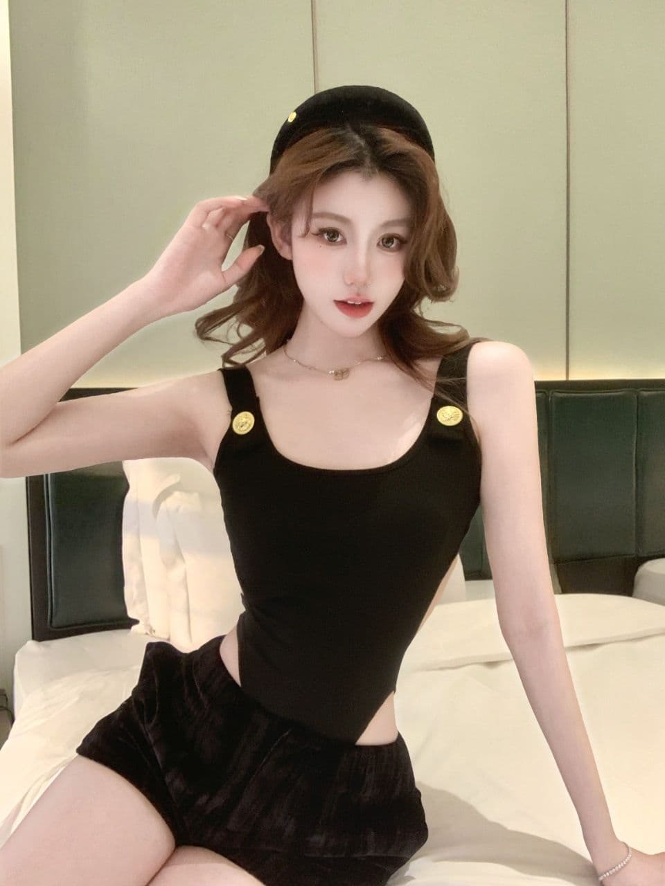여름 새로운 핫걸 바람 금속 단추 장식 올인원 조끼 몸매 가꾸기 슬림해 보이는 고정 벨트 가슴 패드 여성 상세 이미지 7