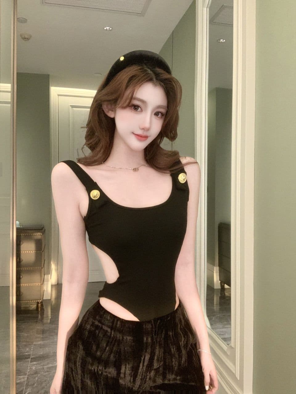 여름 새로운 핫걸 바람 금속 단추 장식 올인원 조끼 몸매 가꾸기 슬림해 보이는 고정 벨트 가슴 패드 여성 상세 이미지 8
