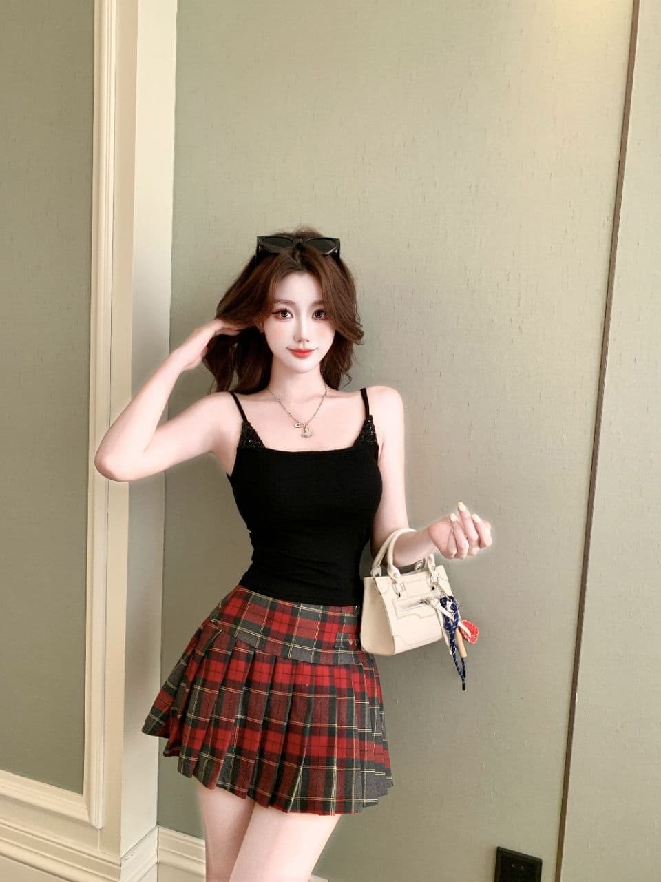 여름 새로운 핫걸 바람 스팽글 패치워크 캐미솔 몸매 가꾸기 슬림해 보이는 여성 고정 벨트 가슴 패드 의류 상세 이미지 12