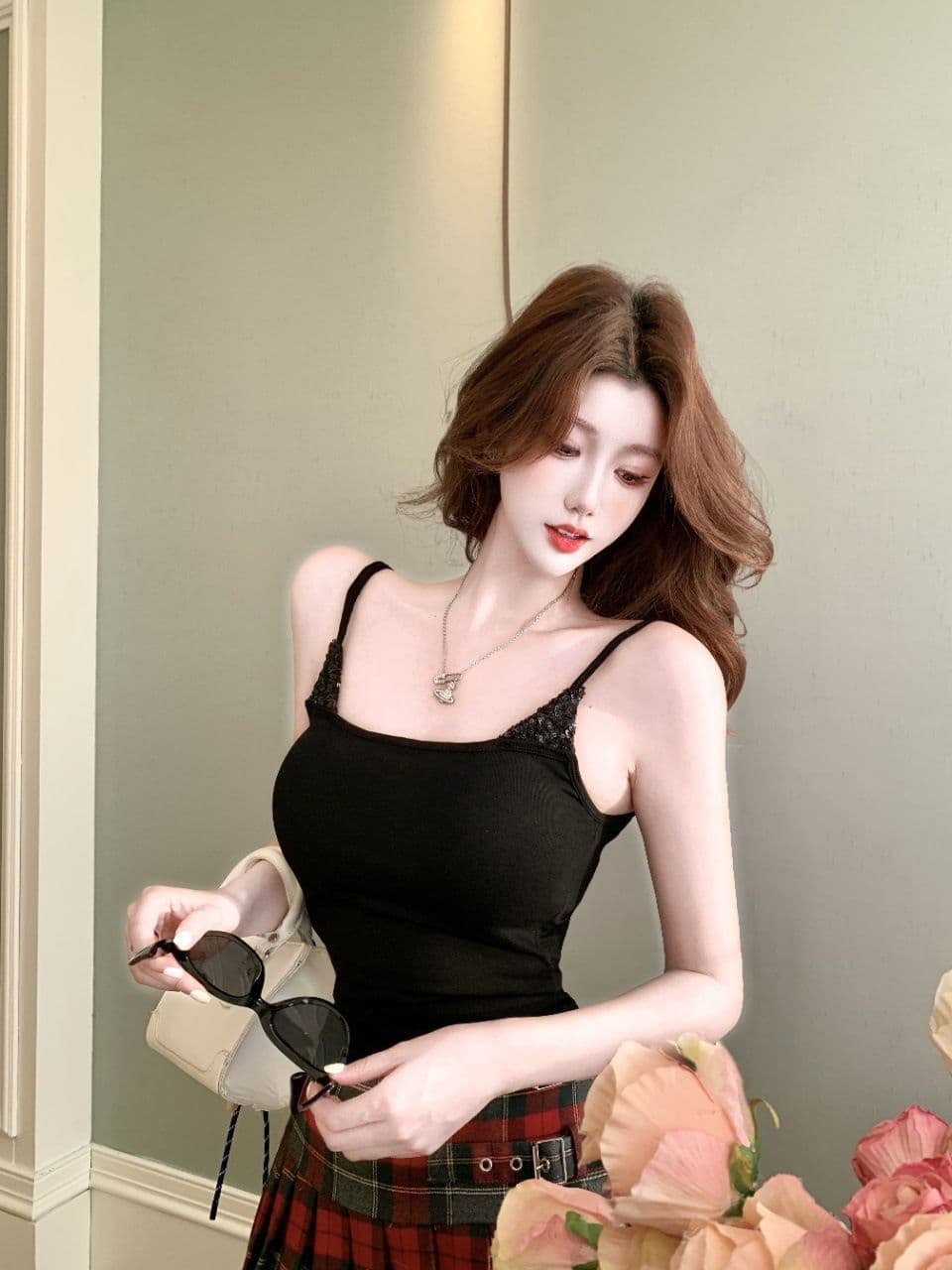 여름 새로운 핫걸 바람 스팽글 패치워크 캐미솔 몸매 가꾸기 슬림해 보이는 여성 고정 벨트 가슴 패드 의류 상세 이미지 14