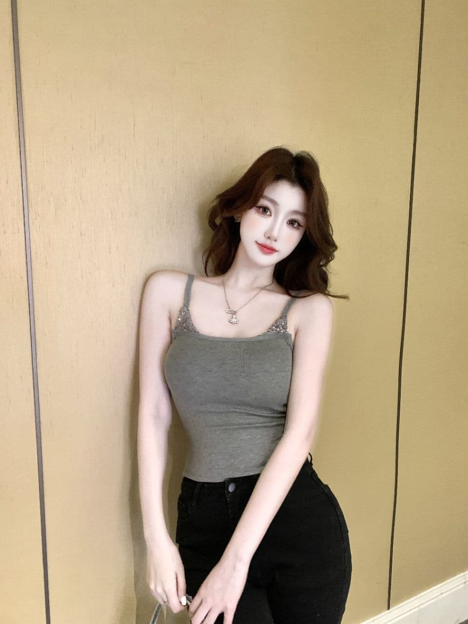 여름 새로운 핫걸 바람 스팽글 패치워크 캐미솔 몸매 가꾸기 슬림해 보이는 여성 고정 벨트 가슴 패드 의류 상세 이미지 19