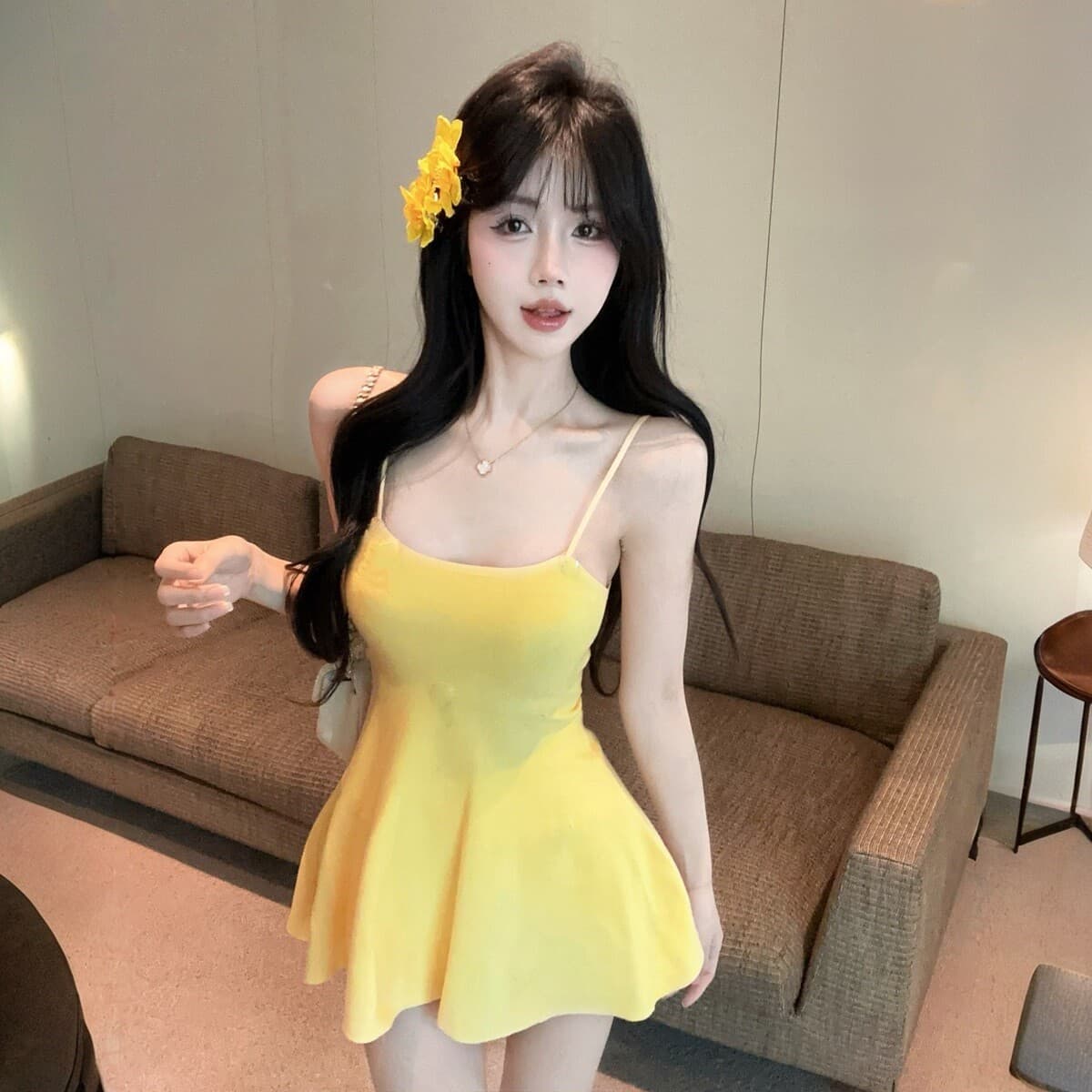 한 부서 휴가 바람 순수한 욕망 섹시함 오프숄더 낮은 가슴 캐미솔 여름 핫걸 허리 수축 슬림해 보이는 민소매 맨위 여성 이미지 2