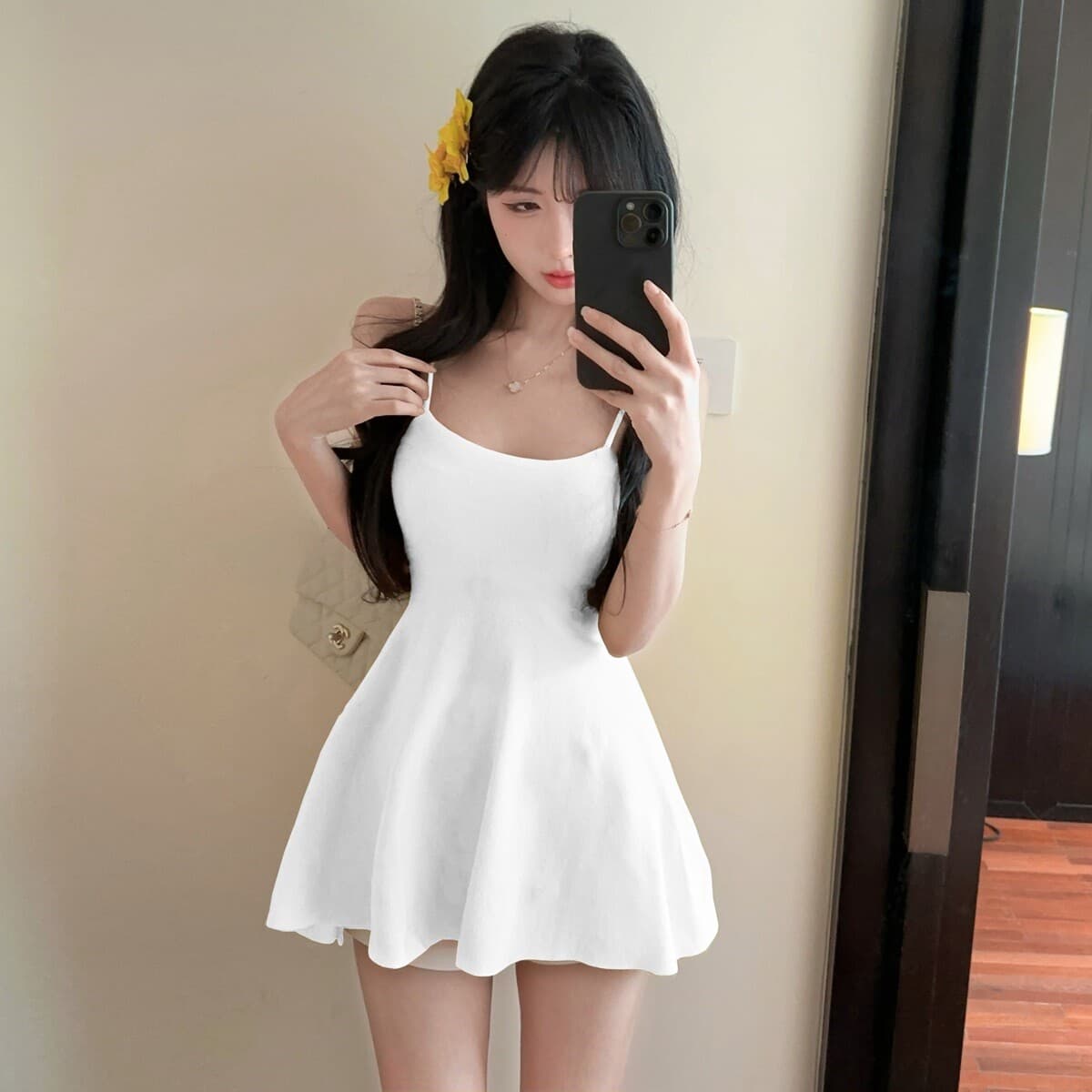 한 부서 휴가 바람 순수한 욕망 섹시함 오프숄더 낮은 가슴 캐미솔 여름 핫걸 허리 수축 슬림해 보이는 민소매 맨위 여성 이미지 4