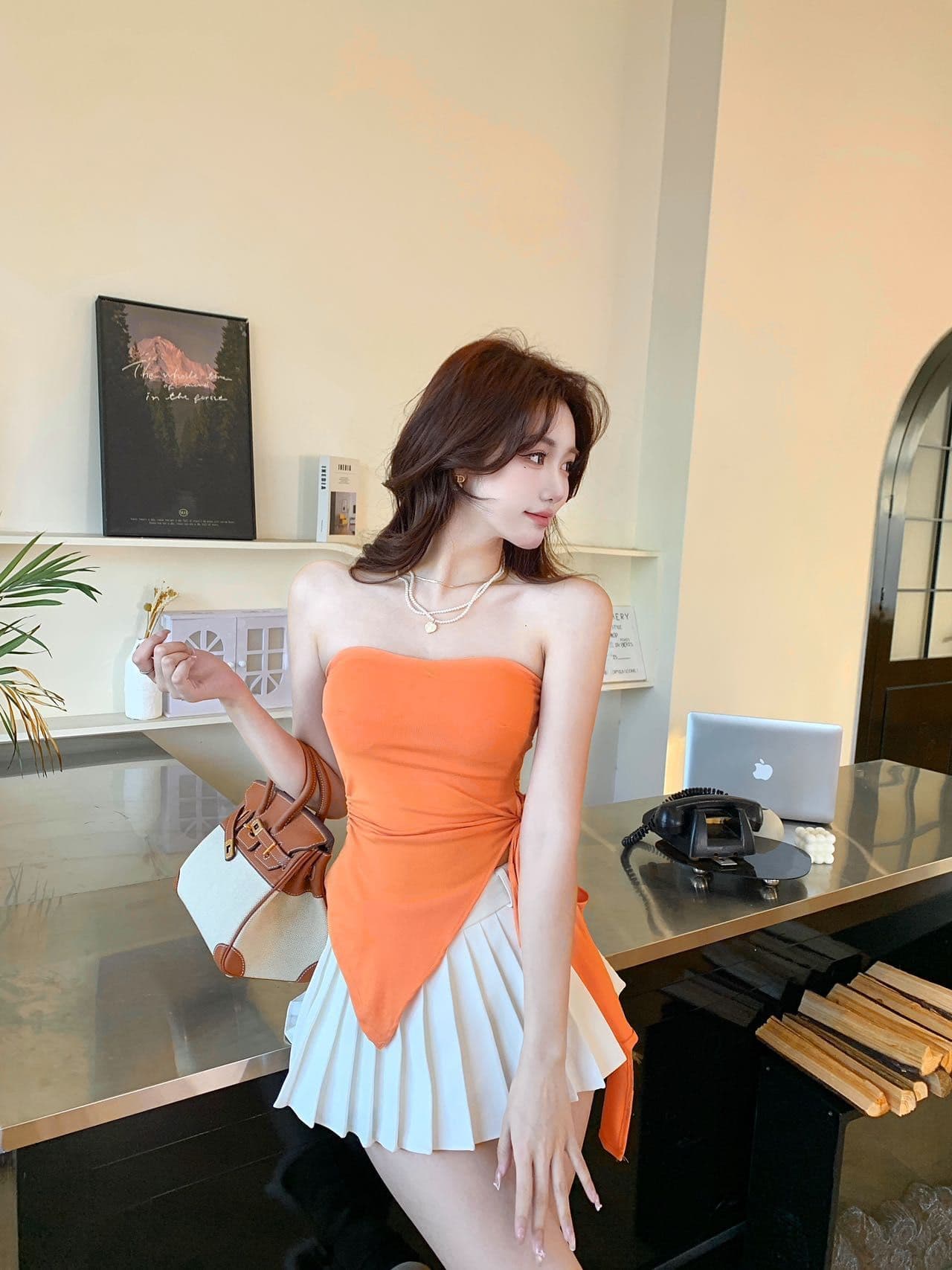 달콤한 핫걸 불규칙 허리 수축 단색 튜브탑 조끼 새로운 아메리칸 레트로 몸매 가꾸기 아름다움 뒤쪽에 의류 상세 이미지 6