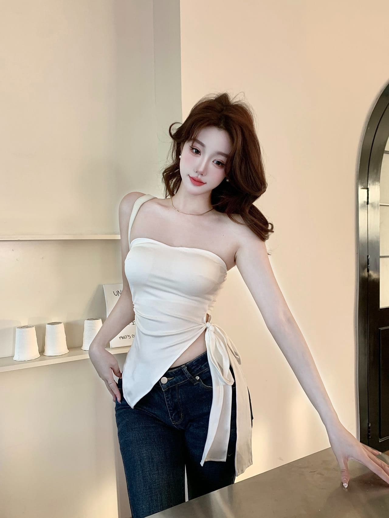 달콤한 핫걸 불규칙 허리 수축 단색 튜브탑 조끼 새로운 아메리칸 레트로 몸매 가꾸기 아름다움 뒤쪽에 의류 상세 이미지 16