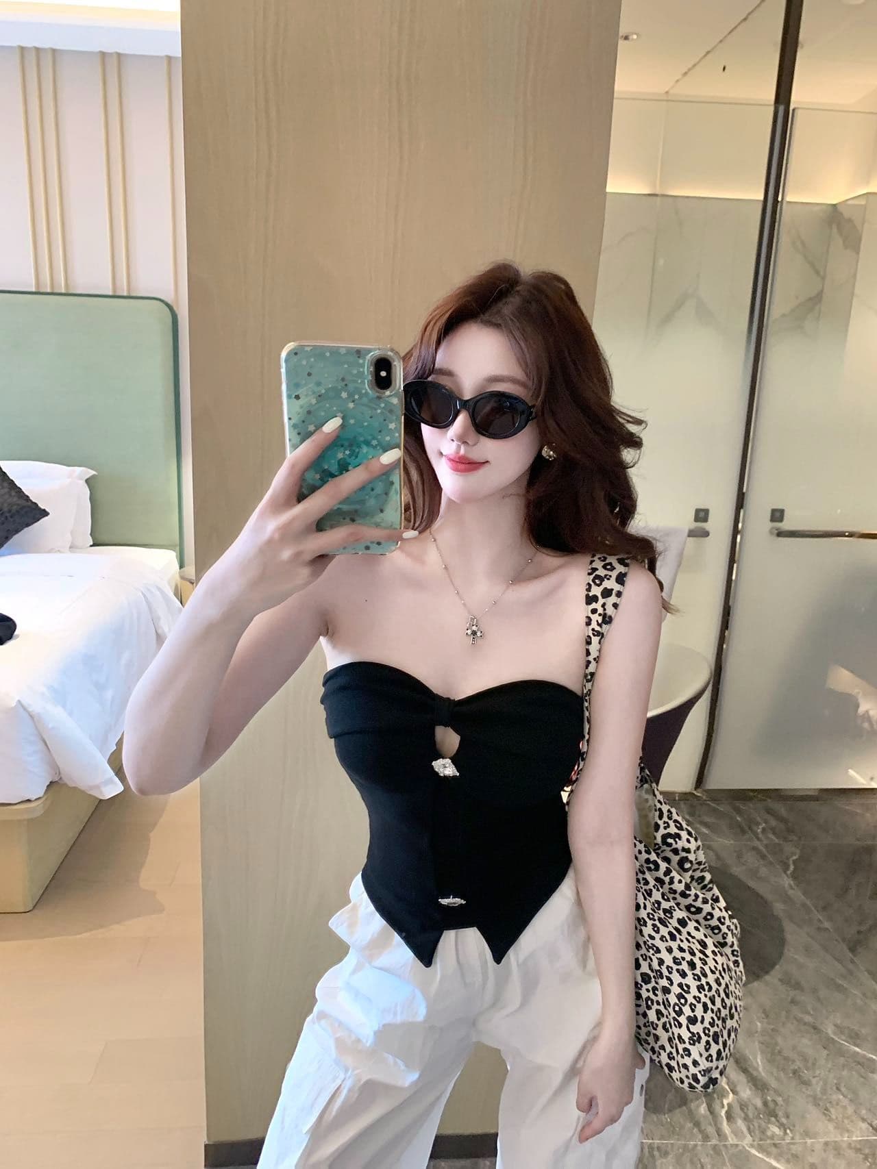 벨트 가슴 패드 작은 샤넬 스타일 명문 여성 다이아몬드 세팅 캐미솔 오프숄더 튜브탑 작은 맨위 만나는 인사이드 가져 가라. 상세 이미지 4