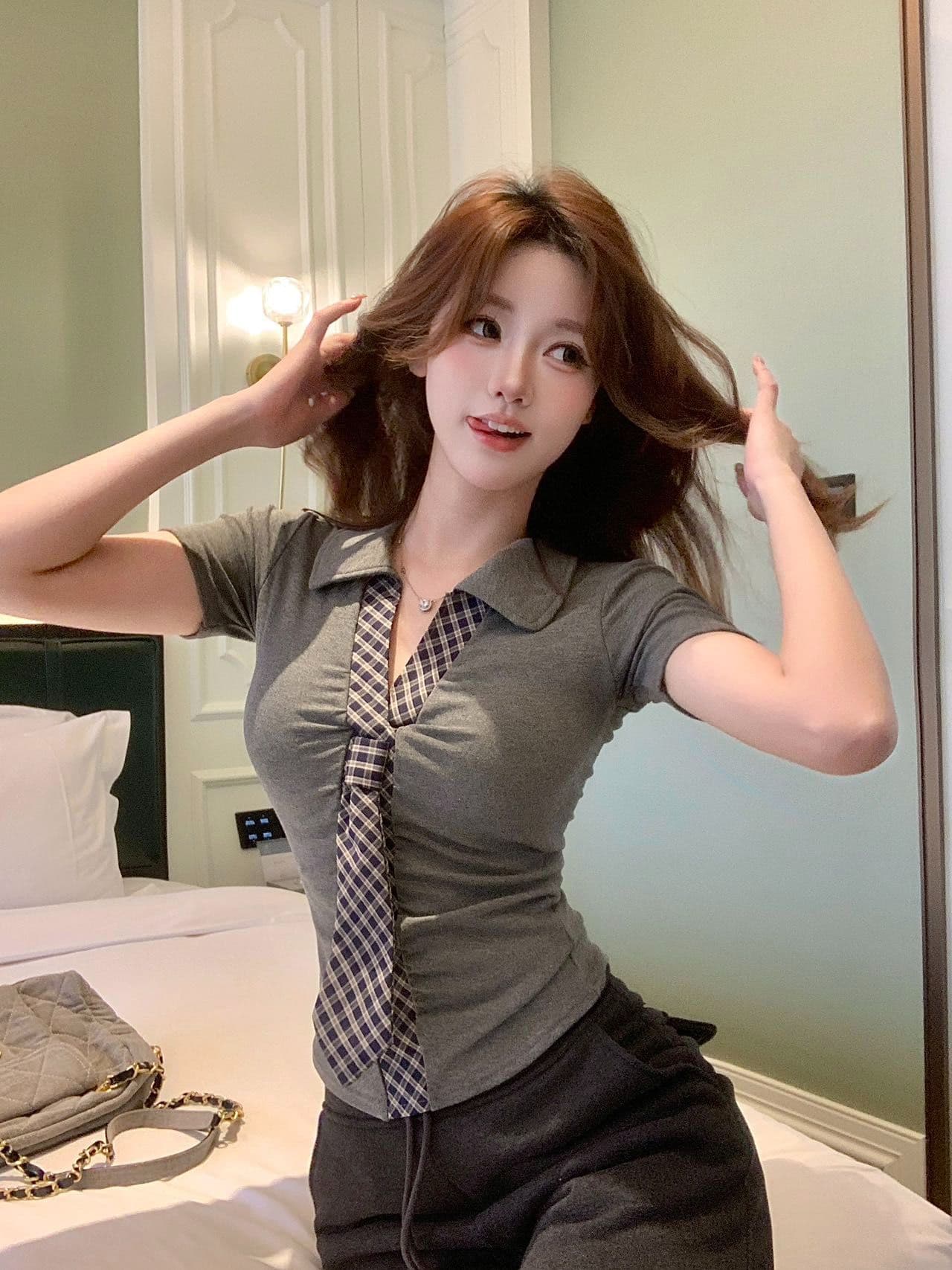 한 부서 체크무늬 넥타이 반팔 몸매 가꾸기 셔츠 티셔츠 여성 봄 여름 인사이드 가져 가라. 수 있습니다. 외출용 벨트 가슴 패드 핫걸 바람 맨위 상세 이미지 8