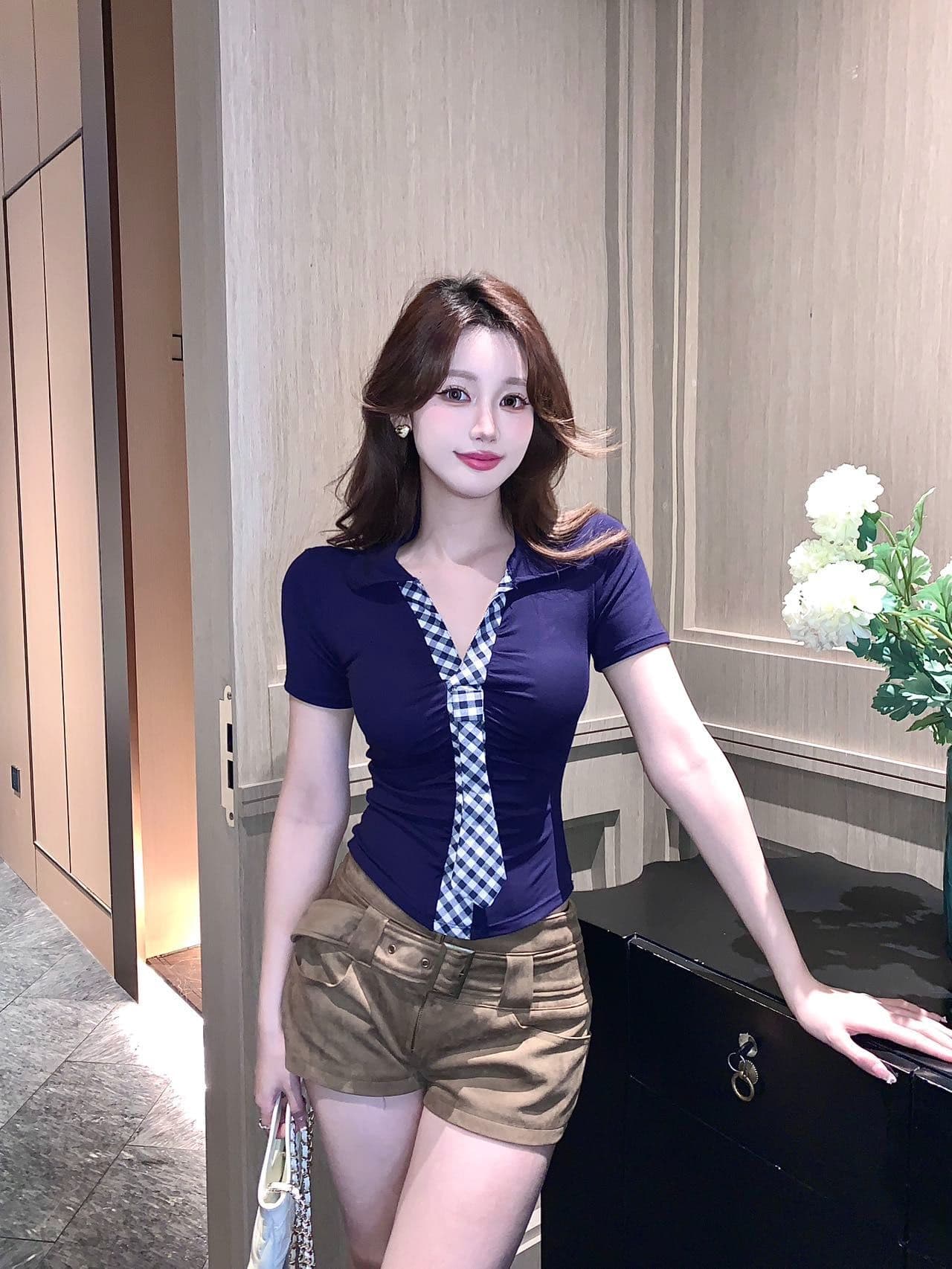 한 부서 체크무늬 넥타이 반팔 몸매 가꾸기 셔츠 티셔츠 여성 봄 여름 인사이드 가져 가라. 수 있습니다. 외출용 벨트 가슴 패드 핫걸 바람 맨위 상세 이미지 15