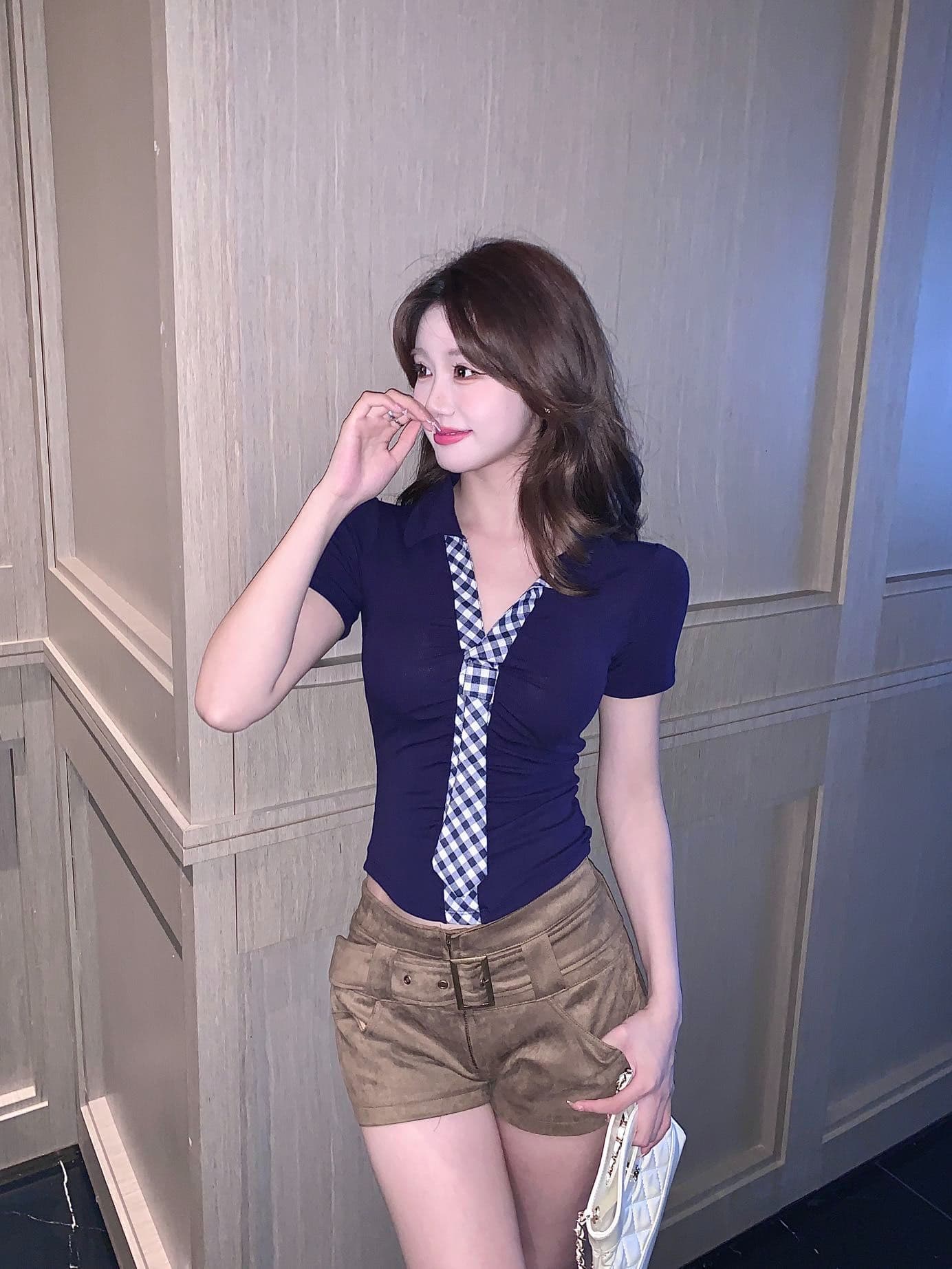한 부서 체크무늬 넥타이 반팔 몸매 가꾸기 셔츠 티셔츠 여성 봄 여름 인사이드 가져 가라. 수 있습니다. 외출용 벨트 가슴 패드 핫걸 바람 맨위 상세 이미지 18