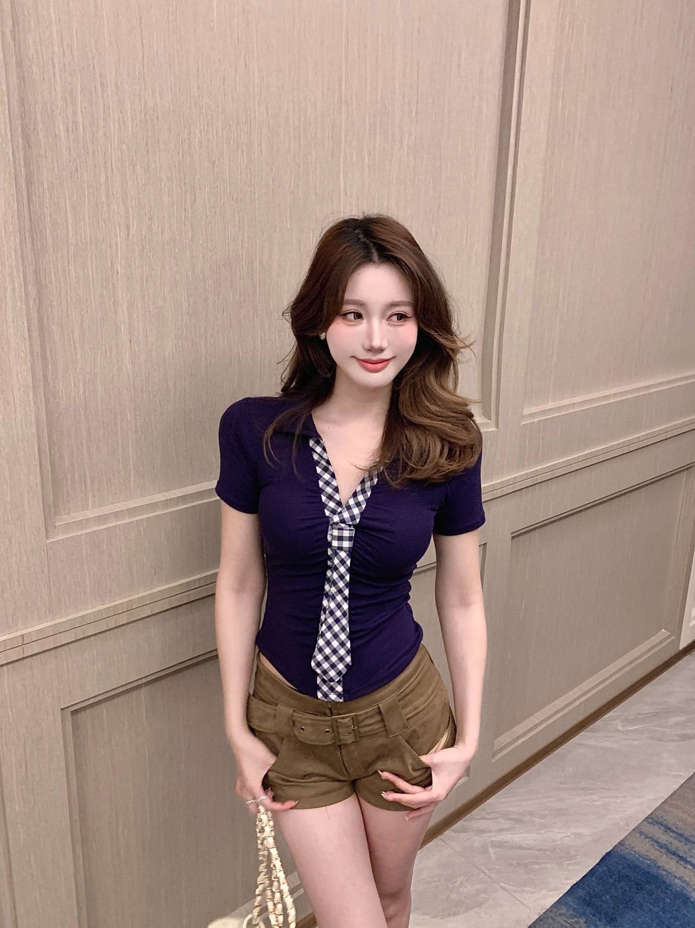 한 부서 체크무늬 넥타이 반팔 몸매 가꾸기 셔츠 티셔츠 여성 봄 여름 인사이드 가져 가라. 수 있습니다. 외출용 벨트 가슴 패드 핫걸 바람 맨위 상세 이미지 20