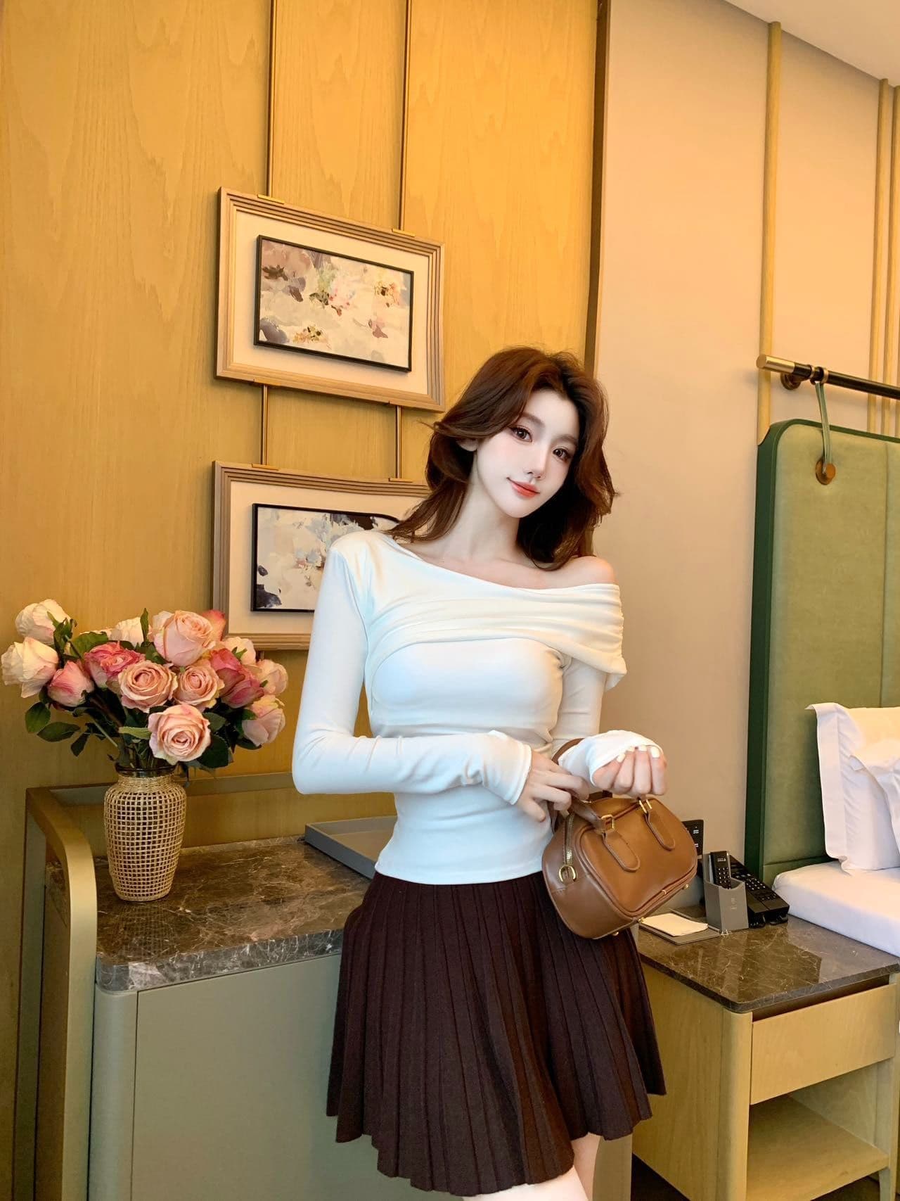긴팔 비스듬한 칼라 튜브탑 슬림해 보이는 오프숄더 섹시함 오프숄더 긴팔 맨위 핫걸 몸매 가꾸기 디자인 센스 티셔츠 상세 이미지 37