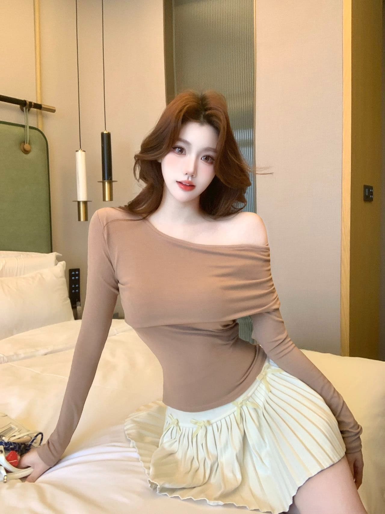 긴팔 비스듬한 칼라 튜브탑 슬림해 보이는 오프숄더 섹시함 오프숄더 긴팔 맨위 핫걸 몸매 가꾸기 디자인 센스 티셔츠 상세 이미지 41