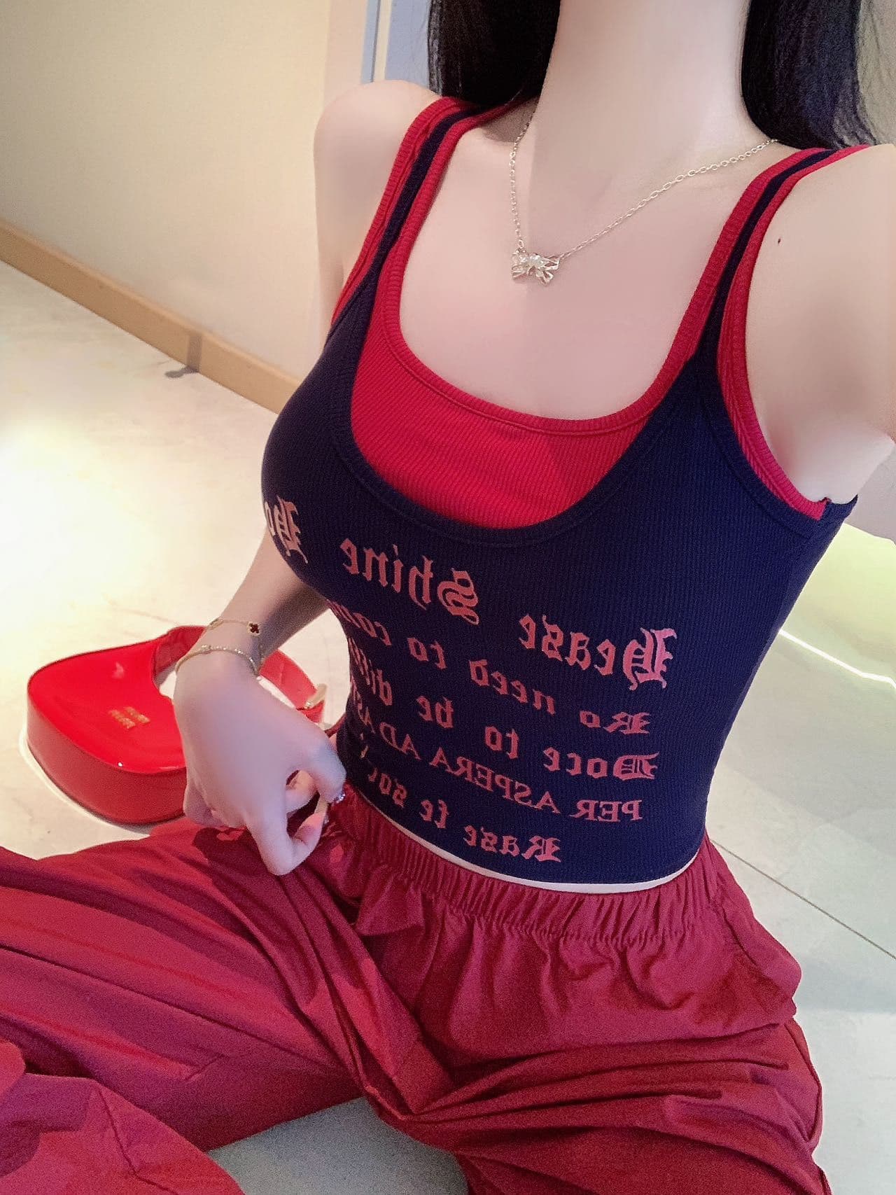 아메리칸 핫걸 알파벳 프린트 페이크 레이어드 디자인 센스 캐미솔 2026 여름 새로운 몸매 가꾸기 맨위 트렌디 상세 이미지 15