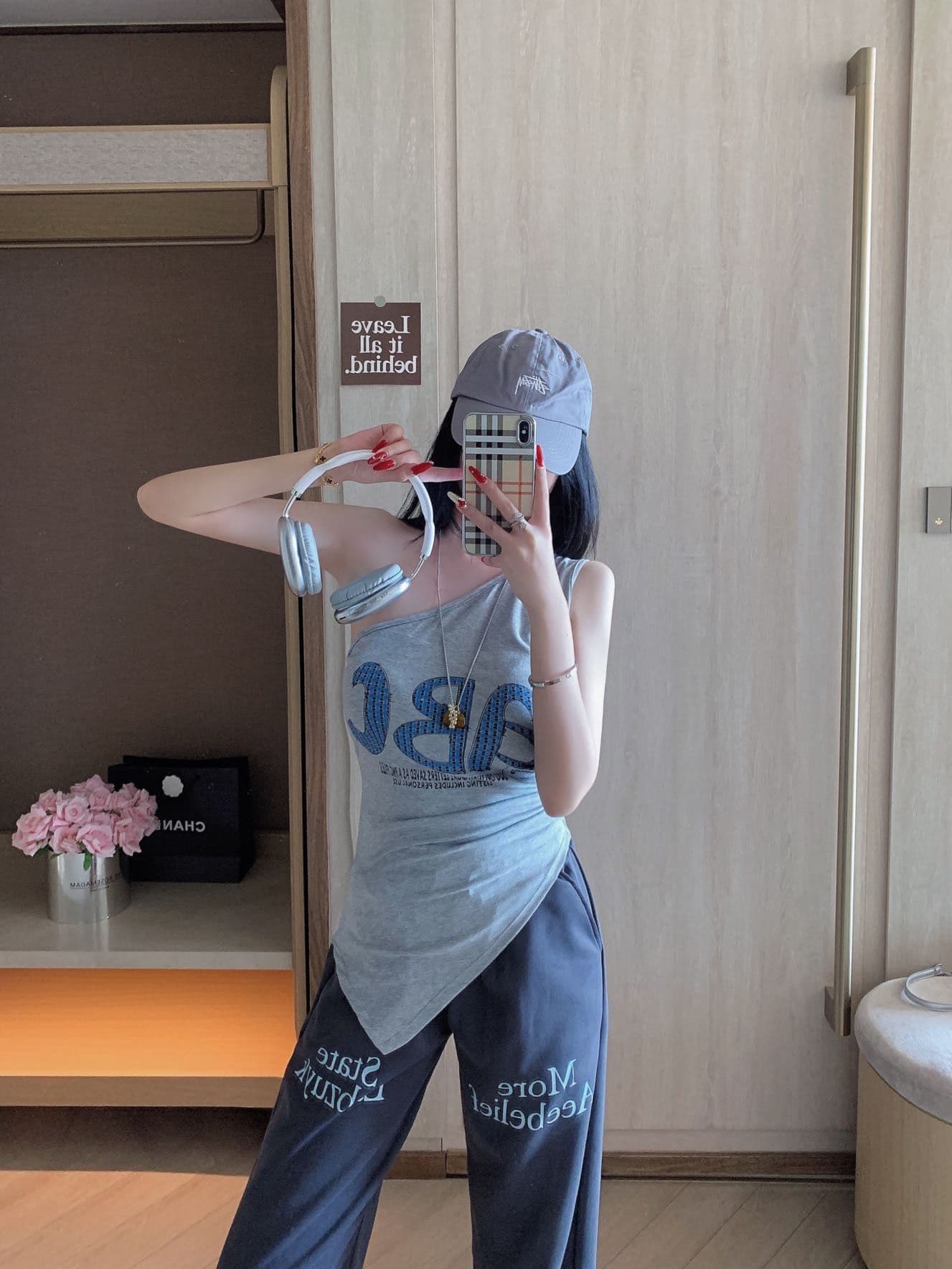레트로 핫걸 바람 비스듬한 어깨 반팔 티셔츠 여성 셔츠 알파벳 프린트 오프숄더 불규칙 맨위 상세 이미지 4