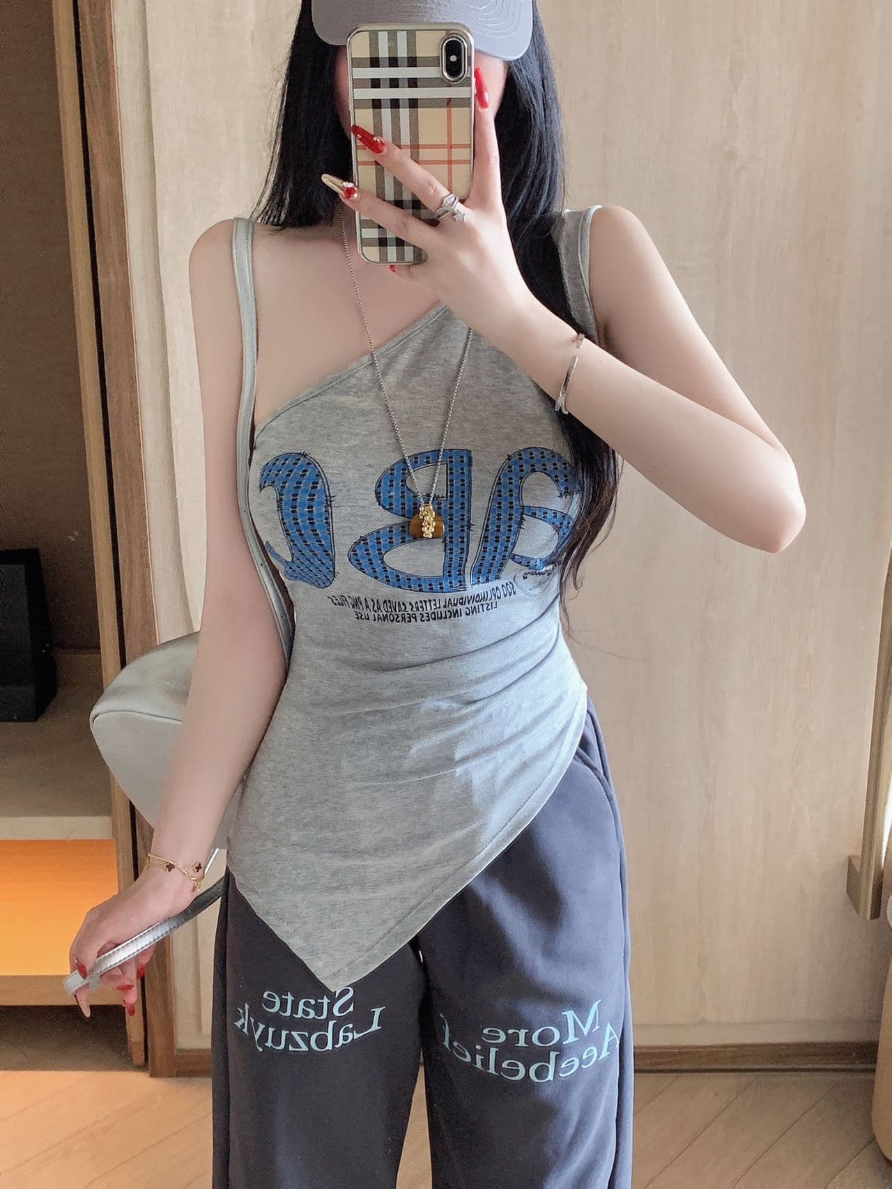 레트로 핫걸 바람 비스듬한 어깨 반팔 티셔츠 여성 셔츠 알파벳 프린트 오프숄더 불규칙 맨위 상세 이미지 5