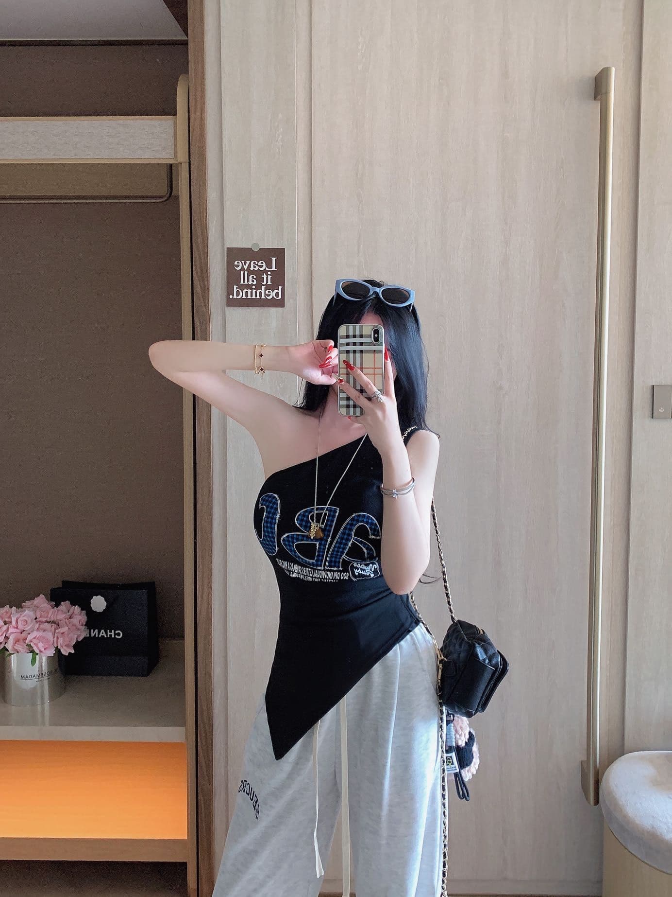 레트로 핫걸 바람 비스듬한 어깨 반팔 티셔츠 여성 셔츠 알파벳 프린트 오프숄더 불규칙 맨위 상세 이미지 18