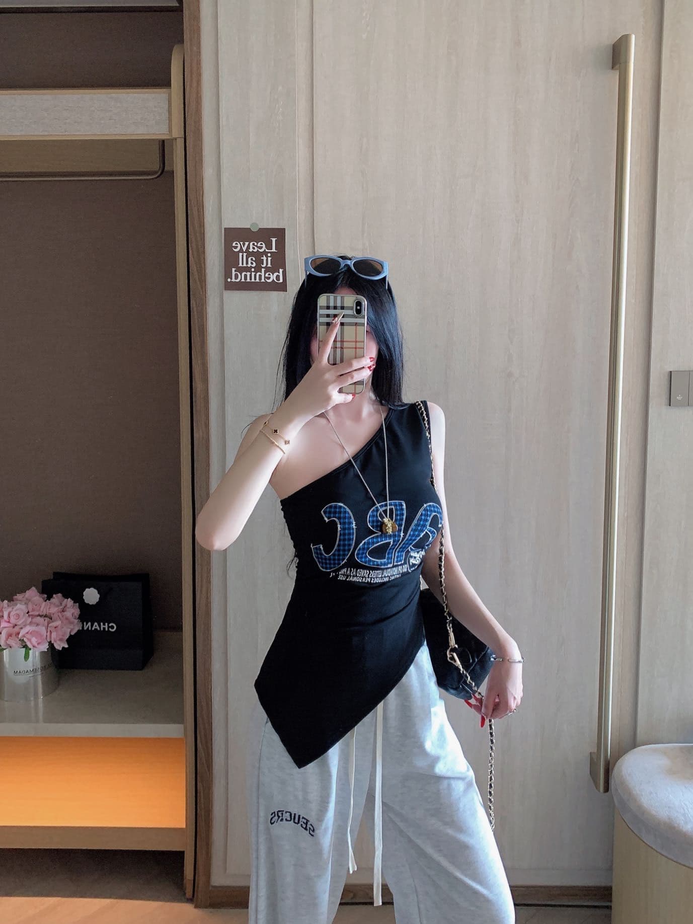 레트로 핫걸 바람 비스듬한 어깨 반팔 티셔츠 여성 셔츠 알파벳 프린트 오프숄더 불규칙 맨위 상세 이미지 19