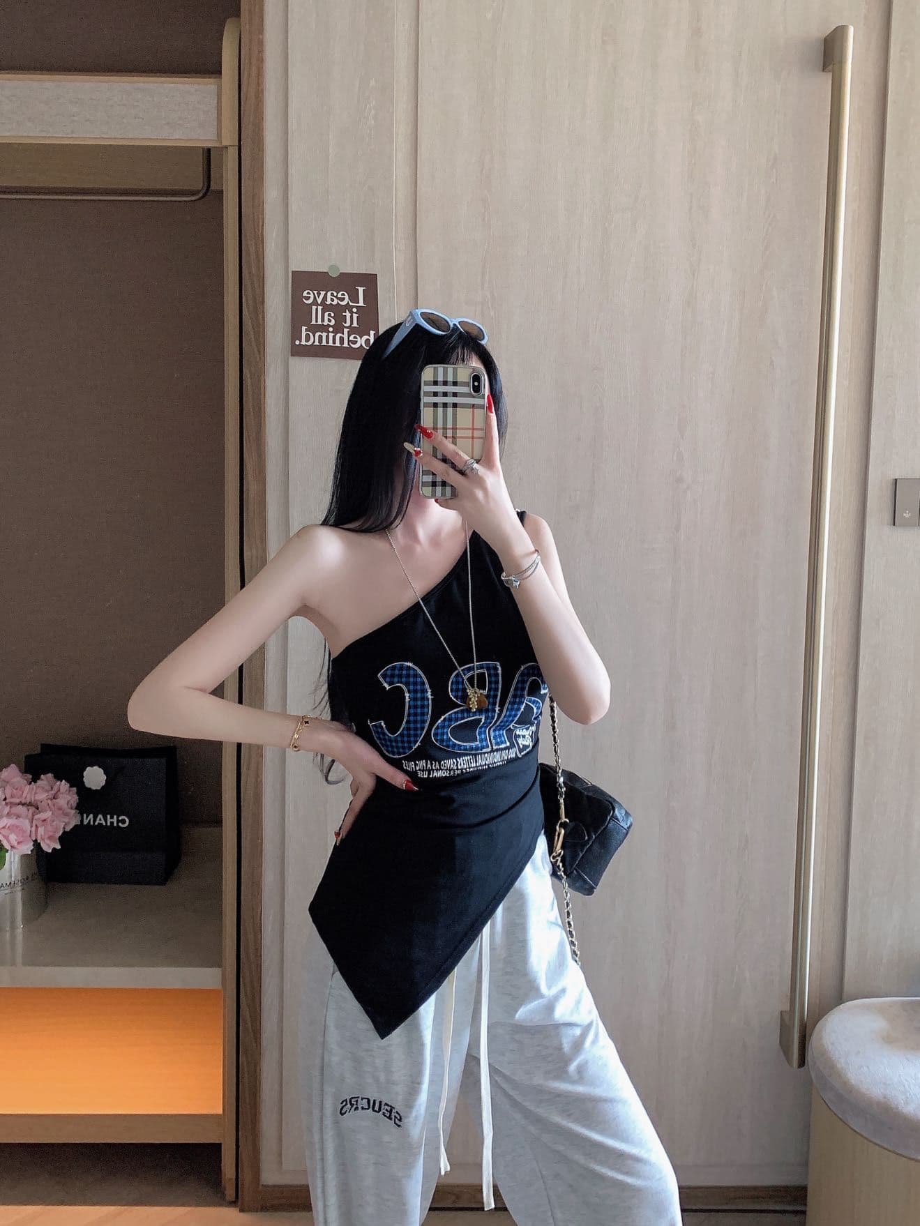 레트로 핫걸 바람 비스듬한 어깨 반팔 티셔츠 여성 셔츠 알파벳 프린트 오프숄더 불규칙 맨위 상세 이미지 21