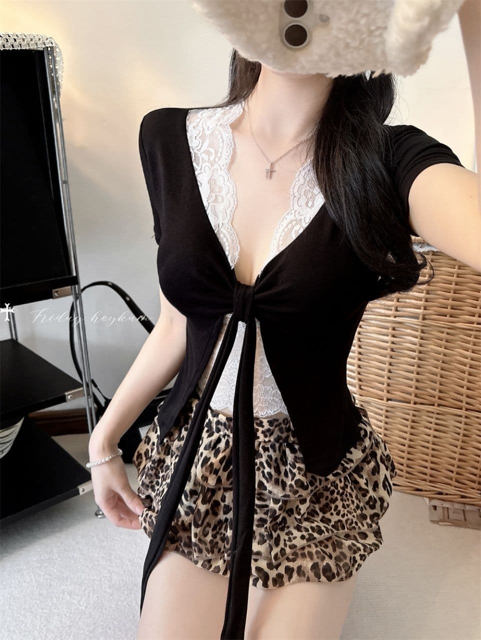 순수한 욕망 섹시함 레이스 측면 나비 넥타이 V넥 반팔 티셔츠 여성 여름 프랑스식 페이크 레이어드 벨트 가슴 패드 의류 상세 이미지 6