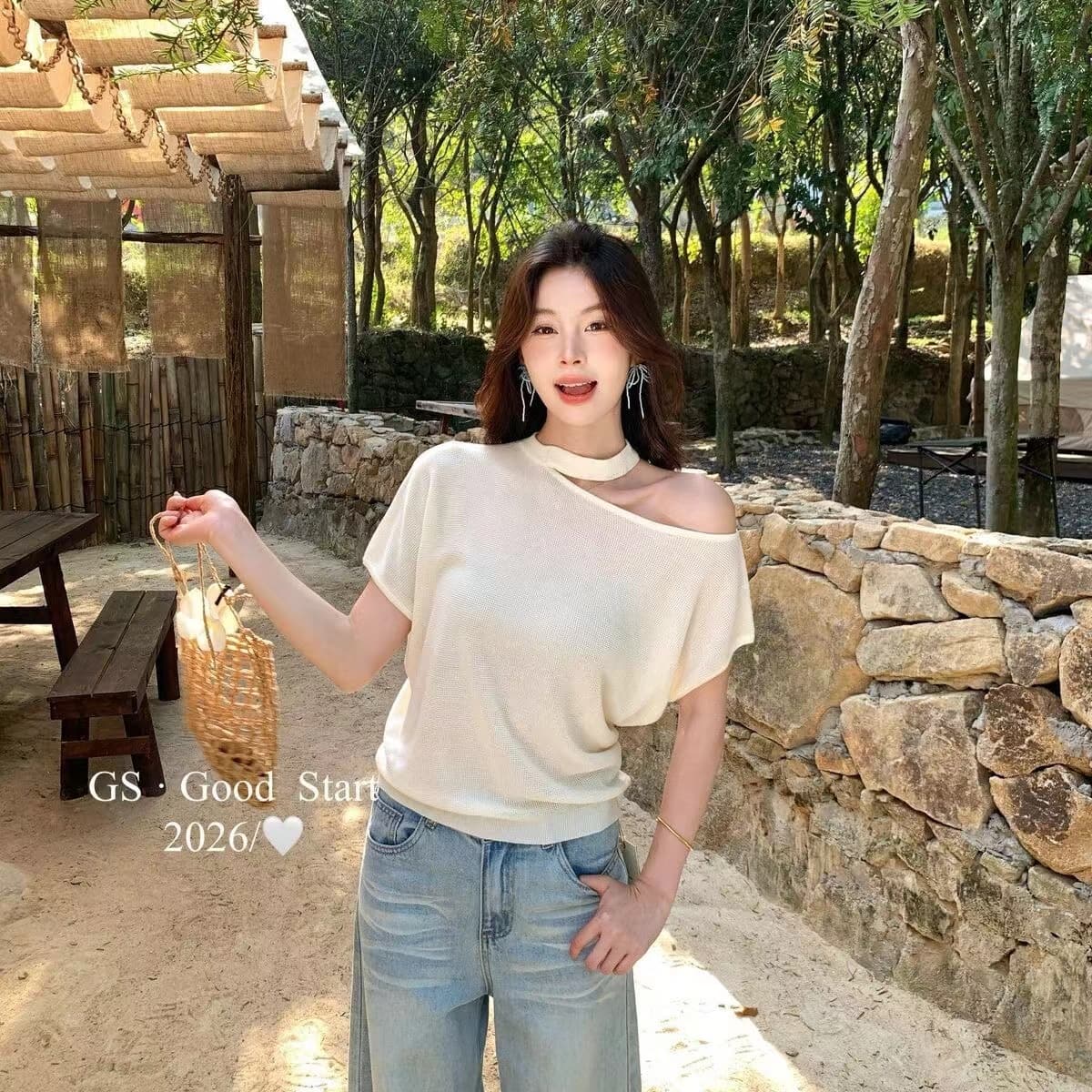 디자인 센스 비스듬한 어깨 레이스업 반팔 티셔츠 2026 여름 새로운 패션 오프숄더 슬림해 보이는 다용도 맨위 상세 이미지 5