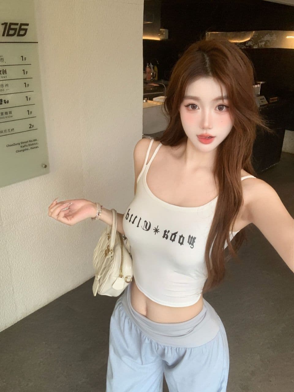 더블 어깨끈 작은 슬링 조끼 벨트 가슴 패드 여성 여름 외출용 몸매 가꾸기 슬림해 보이는 섹시함 핫걸 쇼트 스타일 인사이드 잡아라. 의류 상세 이미지 3