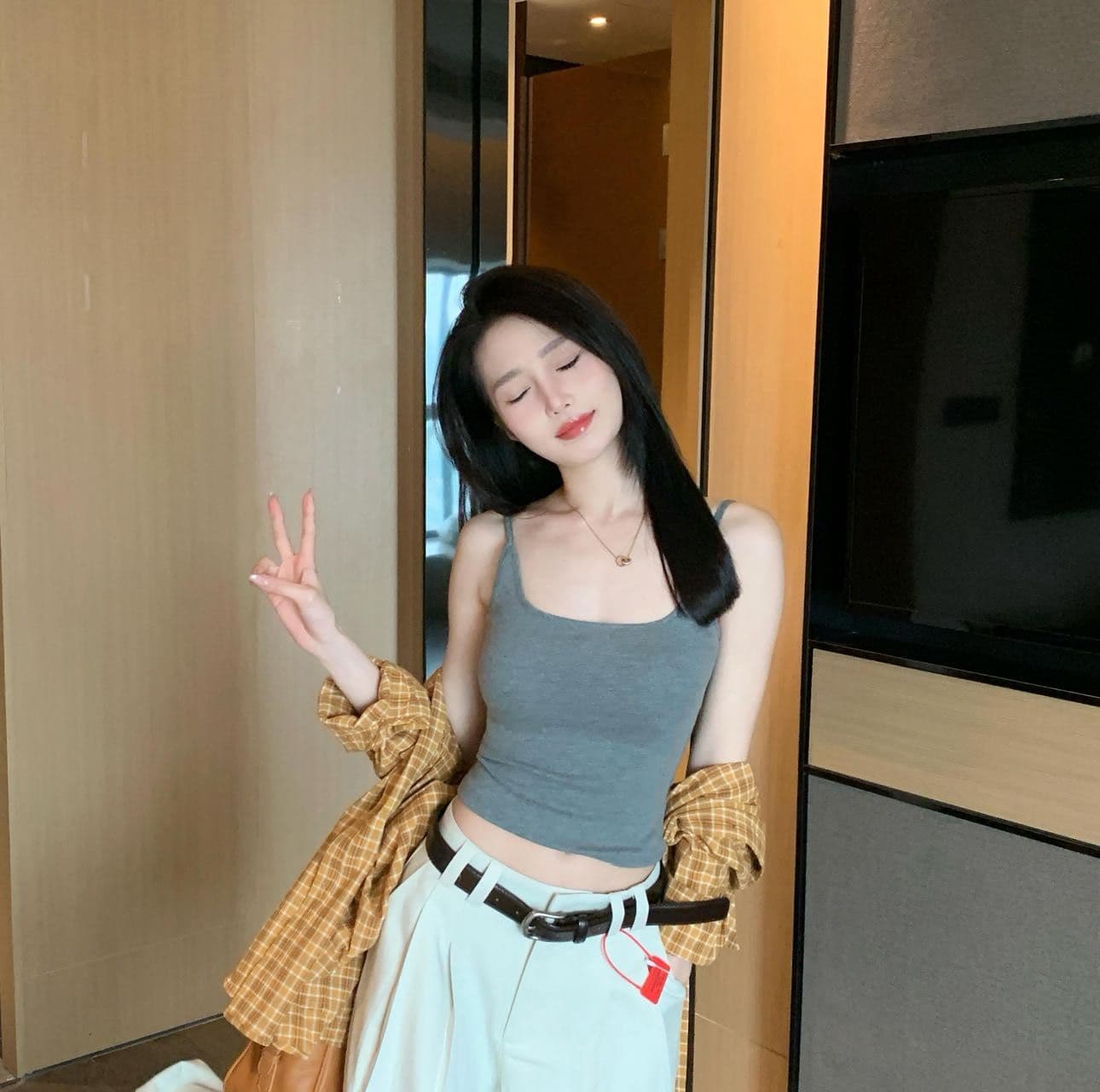 한 부서 캐주얼 바람 스트라이프 가슴 패드 조끼 여성 2026 봄 새로운 유연성 닫기 피팅 몸매 가꾸기 슬림해 보이는 인사이드 잡아라. 의류 상세 이미지 31