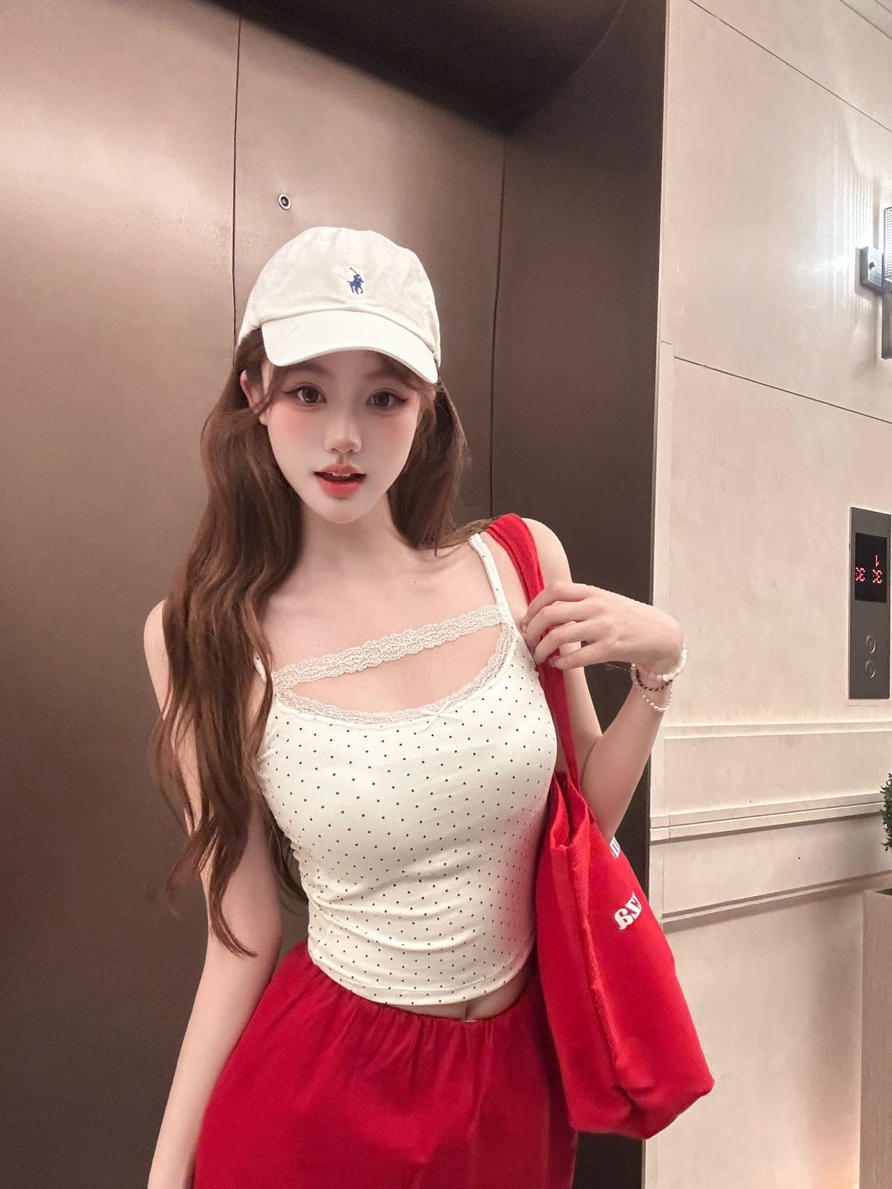 달콤함 도트 레이스 캐미솔 여름 벨트 가슴 패드 몸매 가꾸기 인사이드 가져 가라. 외출용 아름다움 뒤로 섹시함 핫걸 맨위 상세 이미지 4