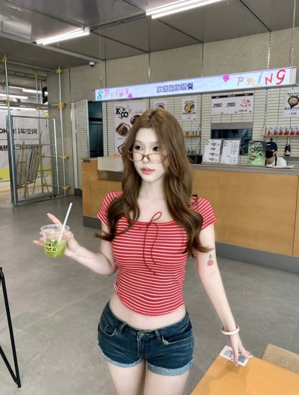 핫걸 바람 광장 칼라 스트라이프 반팔 티셔츠 여성 여름 섹션 몸매 가꾸기 레이스업 디자인 센스 작은 대중 백 잡아라. 벨트 가슴 패드 상세 이미지 7