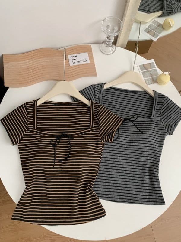 핫걸 바람 광장 칼라 스트라이프 반팔 티셔츠 여성 여름 섹션 몸매 가꾸기 레이스업 디자인 센스 작은 대중 백 잡아라. 벨트 가슴 패드 상세 이미지 25