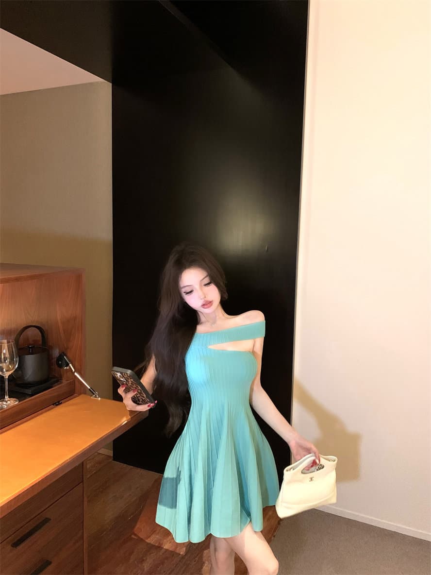 여름 새로운 품격 작은 샤넬 스타일 오프숄더 스트라이프 홀로우 아웃 디자인 드레스 허리 수축 한 마디 니트 짧은 치마 상세 이미지 11