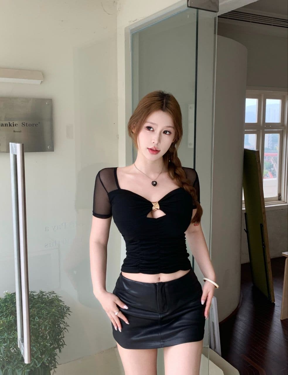 아름다움 뒤로 행침 목 금속 버클 섹시함 홀로우 아웃 캐미솔 여름 외출용 핫걸 쇼트 스타일 몸매 가꾸기 민소매 맨위 상세 이미지 10