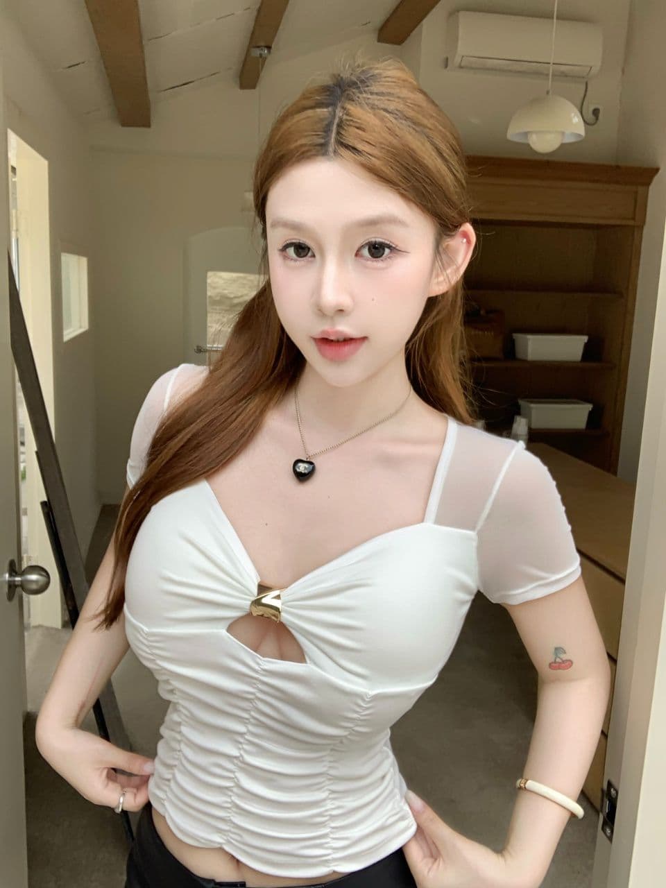 아름다움 뒤로 행침 목 금속 버클 섹시함 홀로우 아웃 캐미솔 여름 외출용 핫걸 쇼트 스타일 몸매 가꾸기 민소매 맨위 상세 이미지 13