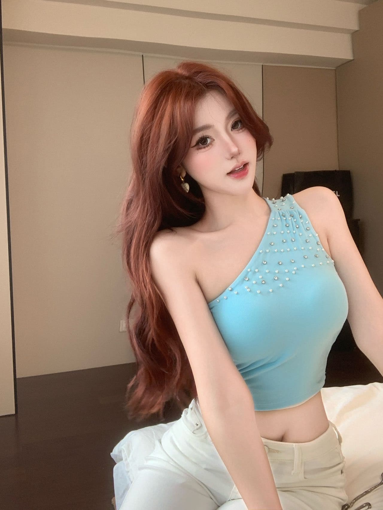 단색 핫픽스 비스듬한 어깨 캐미솔 여름 순수한 욕망 디자인 센스 핫걸 몸매 가꾸기 오프숄더 쇼트 스타일 맨위 외출용 상세 이미지 24