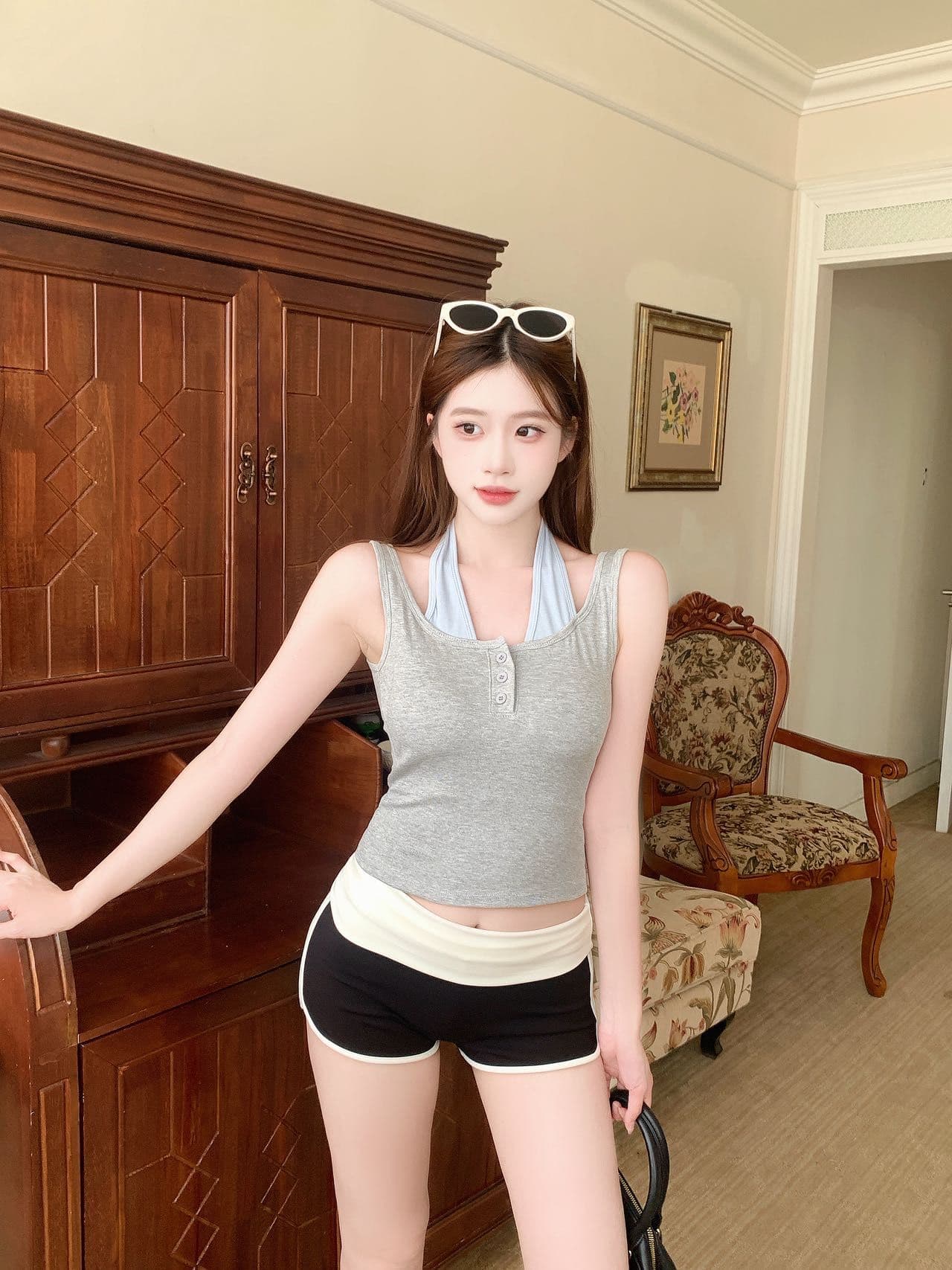 한 부서 회색 페이크 레이어드 u 칼라 작은 슬링 조끼 여성 여름 아름다운 아름다운 고급 센스 민소매 인사이드 잡아라. 의류 상세 이미지 9