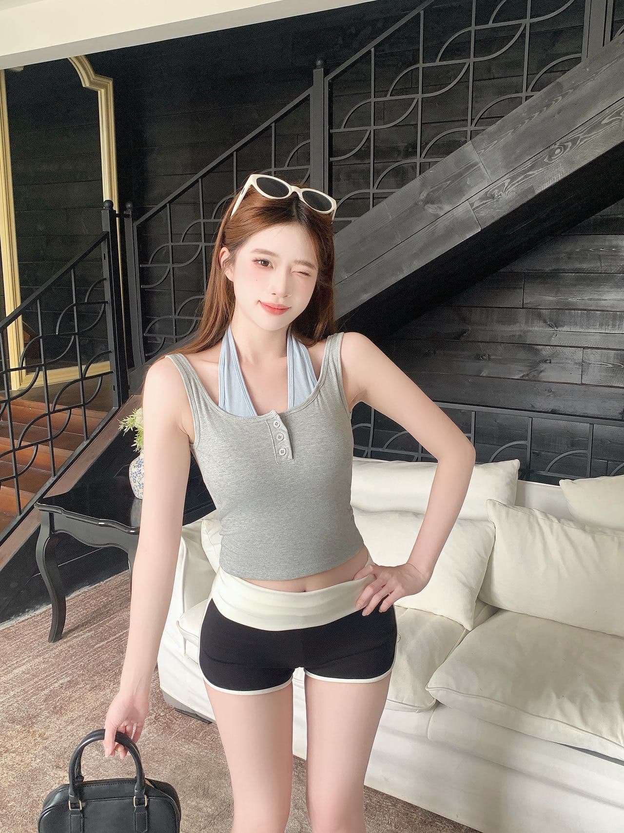 한 부서 회색 페이크 레이어드 u 칼라 작은 슬링 조끼 여성 여름 아름다운 아름다운 고급 센스 민소매 인사이드 잡아라. 의류 상세 이미지 10