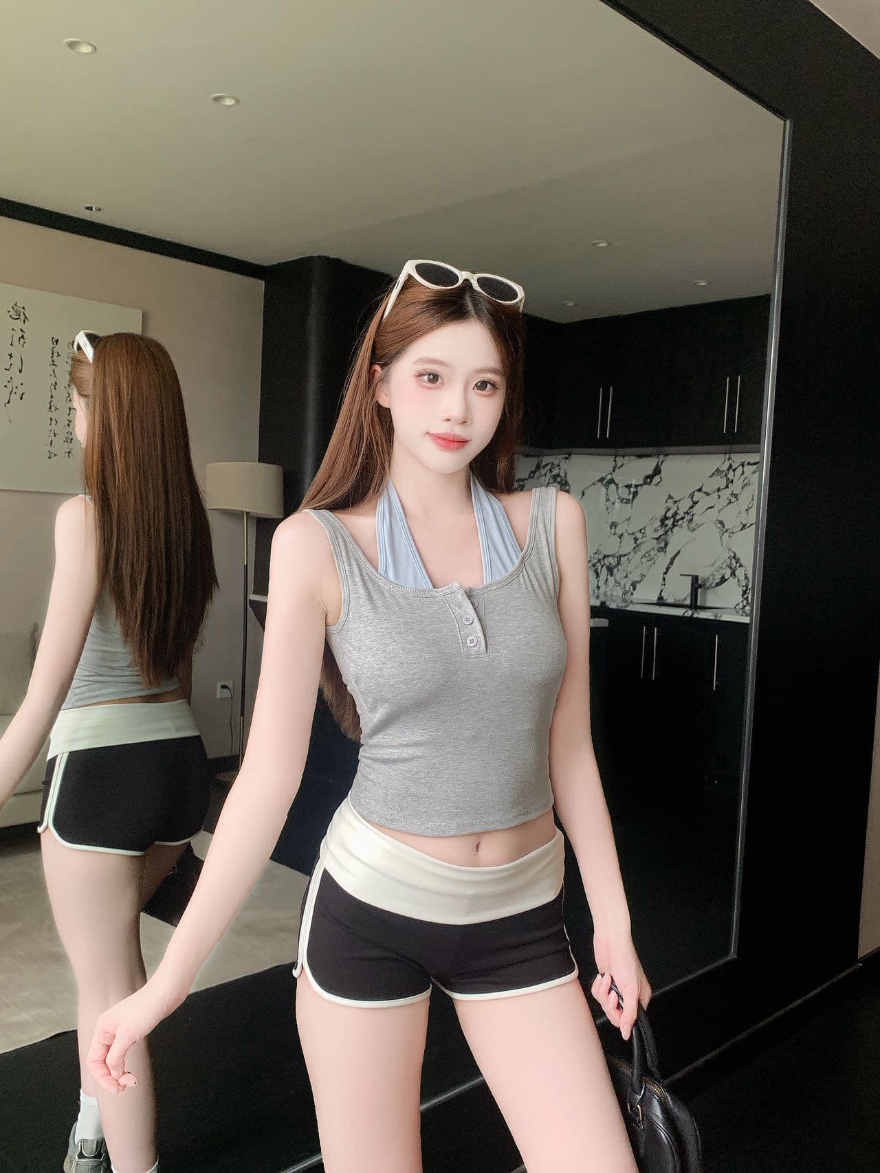 한 부서 회색 페이크 레이어드 u 칼라 작은 슬링 조끼 여성 여름 아름다운 아름다운 고급 센스 민소매 인사이드 잡아라. 의류 상세 이미지 19