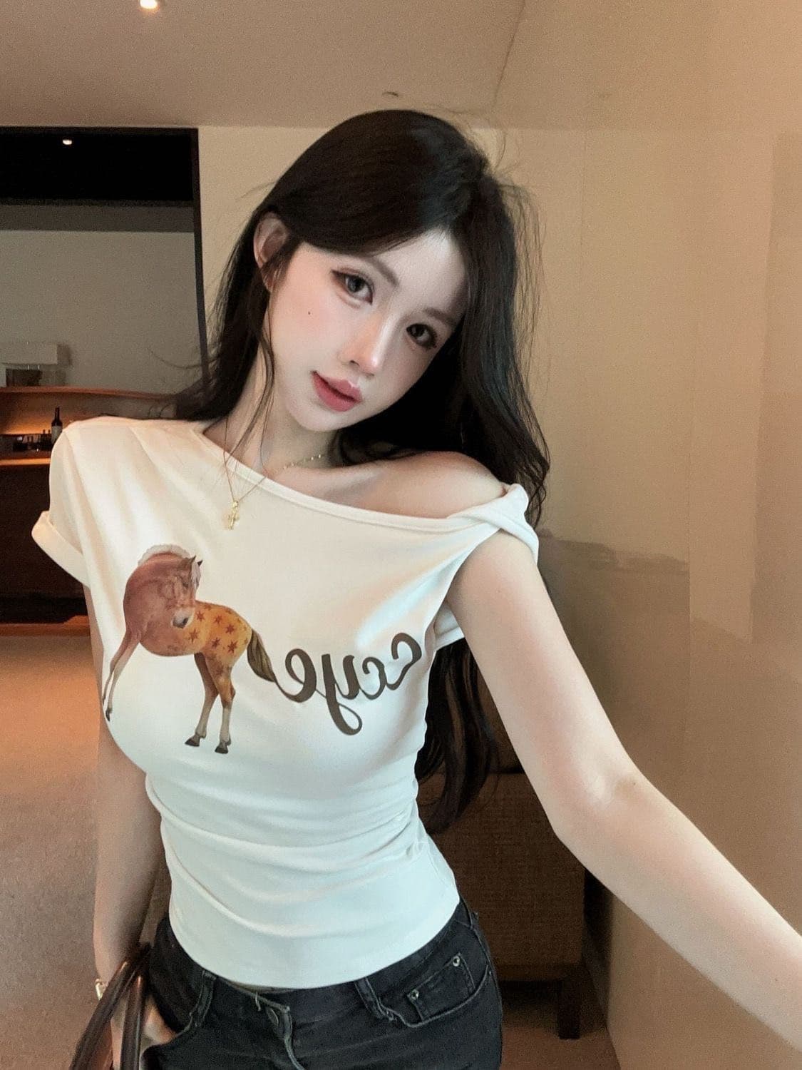 불규칙 작은 말 프린트 비스듬한 어깨 반팔 티셔츠 여성 여름 순수한 욕망 핫걸 오프숄더 튜브탑 맨위 디자인 센스 상세 이미지 17