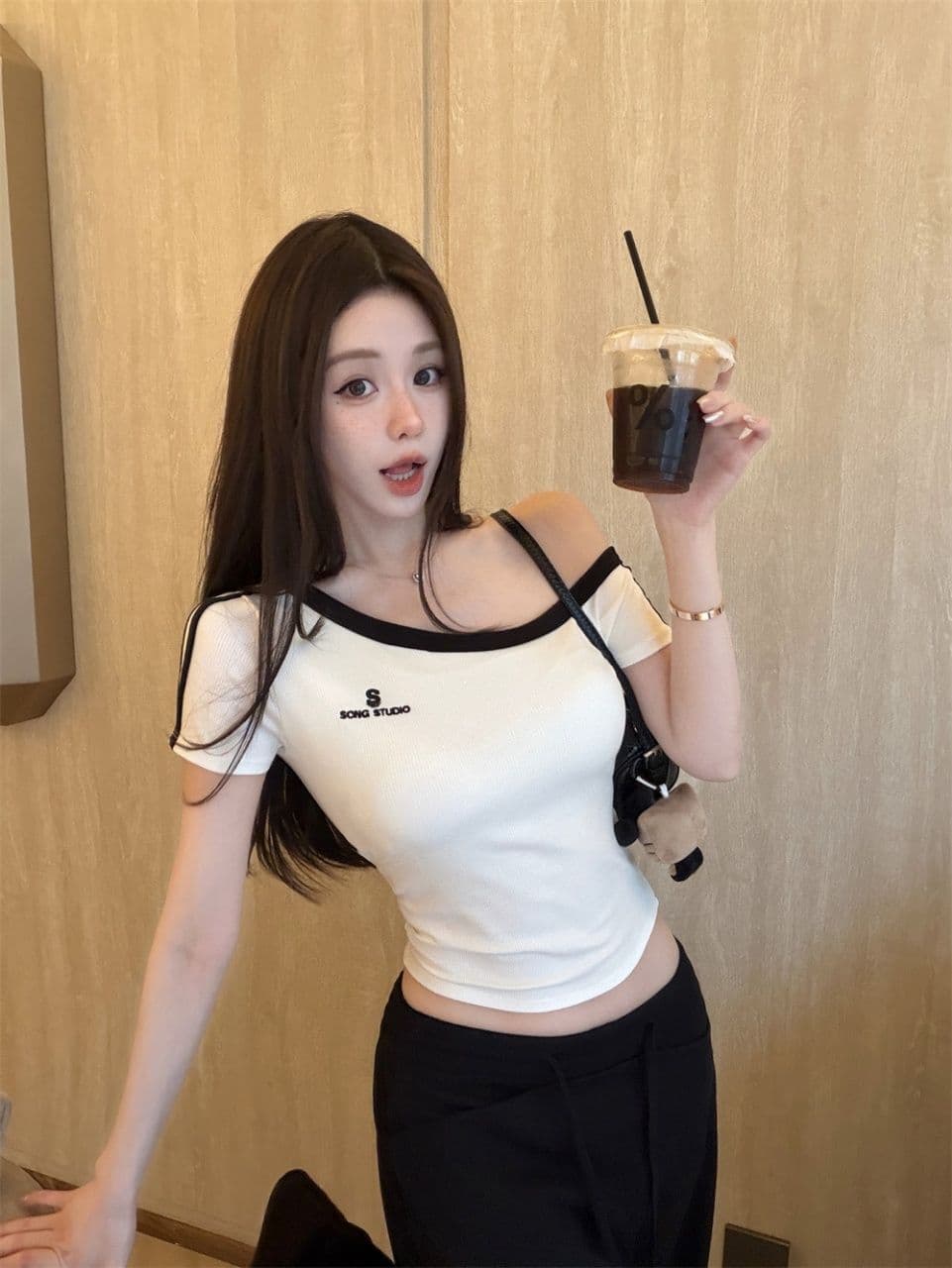 아메리칸 핫걸 바람 오프숄더 패치워크 색상 반팔 티셔츠 여성 여름 몸매 가꾸기 슬림해 보이는 벨트 가슴 패드 디자인 센스 쇼트 스타일 맨위 상세 이미지 5