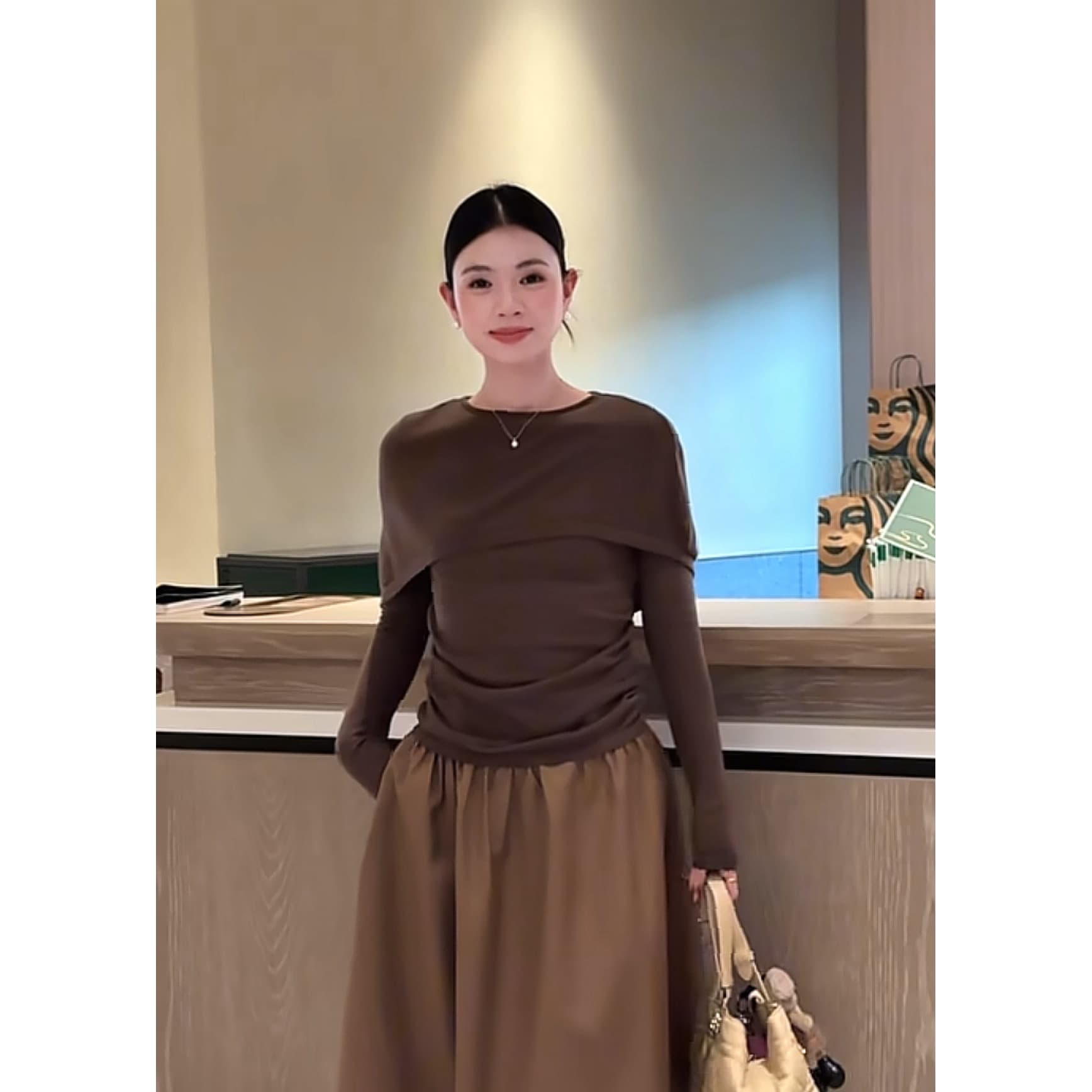 가을 부드러운 품격 슬림해 보이는 숄 섹션 페이크 레이어드 니트 스웨터 긴팔 디자인 센스 이미지 4