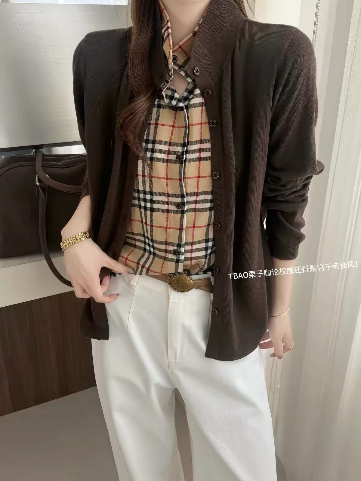 슈퍼 얇은 양모 2026 이른 가을 새로운 스탠드 칼라 긴팔 오래된 돈 바람 페이크 레이어드 싱글 줄 버튼 니트 오픈 가디건 유럽 역 상세 이미지 2