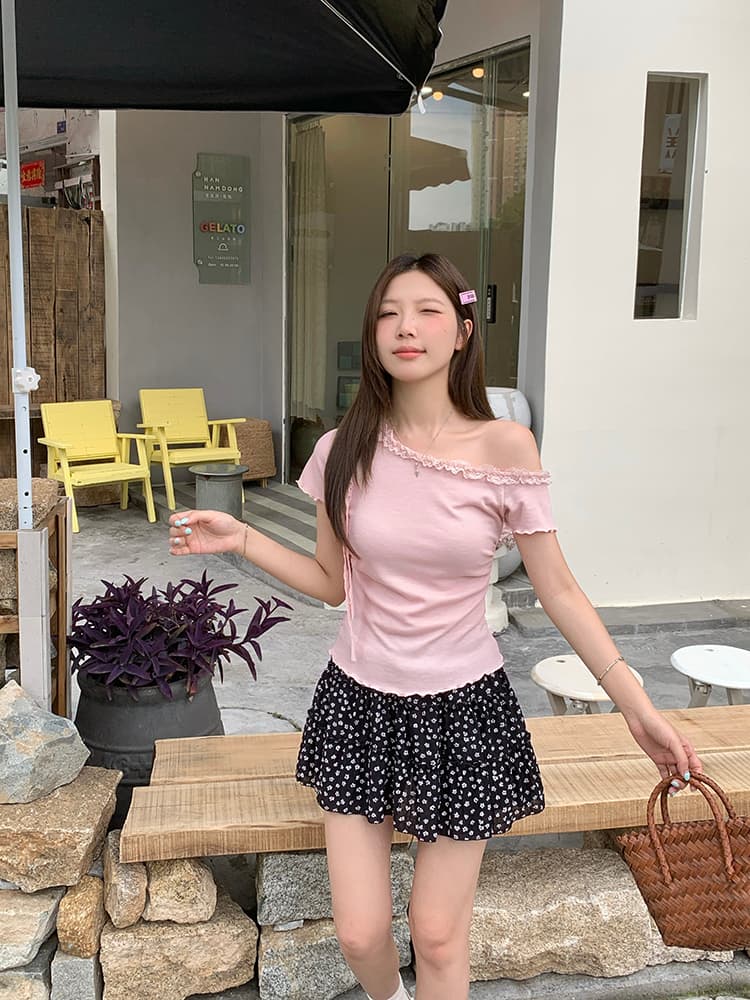 통통한 여동생 여름 새로운 달콤한 스타일 비스듬한 어깨 레이스 조각 레이스업 펌프 Pleat 디자인 센스 품격 반팔 맨위 상세 이미지 28