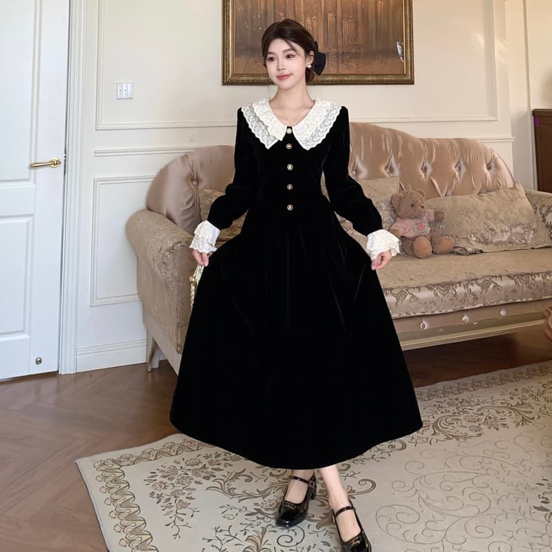 단색 색상 선적 뚱뚱한 소녀 자매 부서 부유 한 가족 천 금빛 바람 검정색 벨벳 레이스 레이스 칼라 슬림해 보이는 길다 드레스 이미지 3