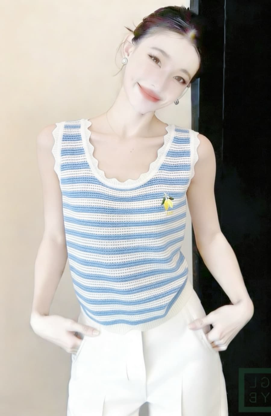 2026 시작 중 그림 여름 얇은 니트 캐주얼 바람 13 호선 같은 단락 얼음 실크 홀로우 아웃 민소매 자수 u 칼라 조끼 여성 상세 이미지 5