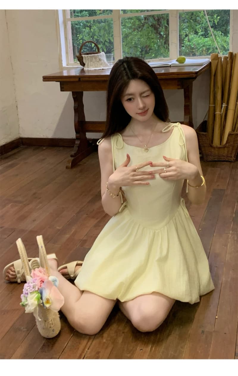재고 있음 nola vina 달콤함 천 금빛 바람 민소매 꽃밭 여성 드레스 여름 허리 수축 슬림해 보이는 삼색 중간 길이 스커트 상세 이미지 5